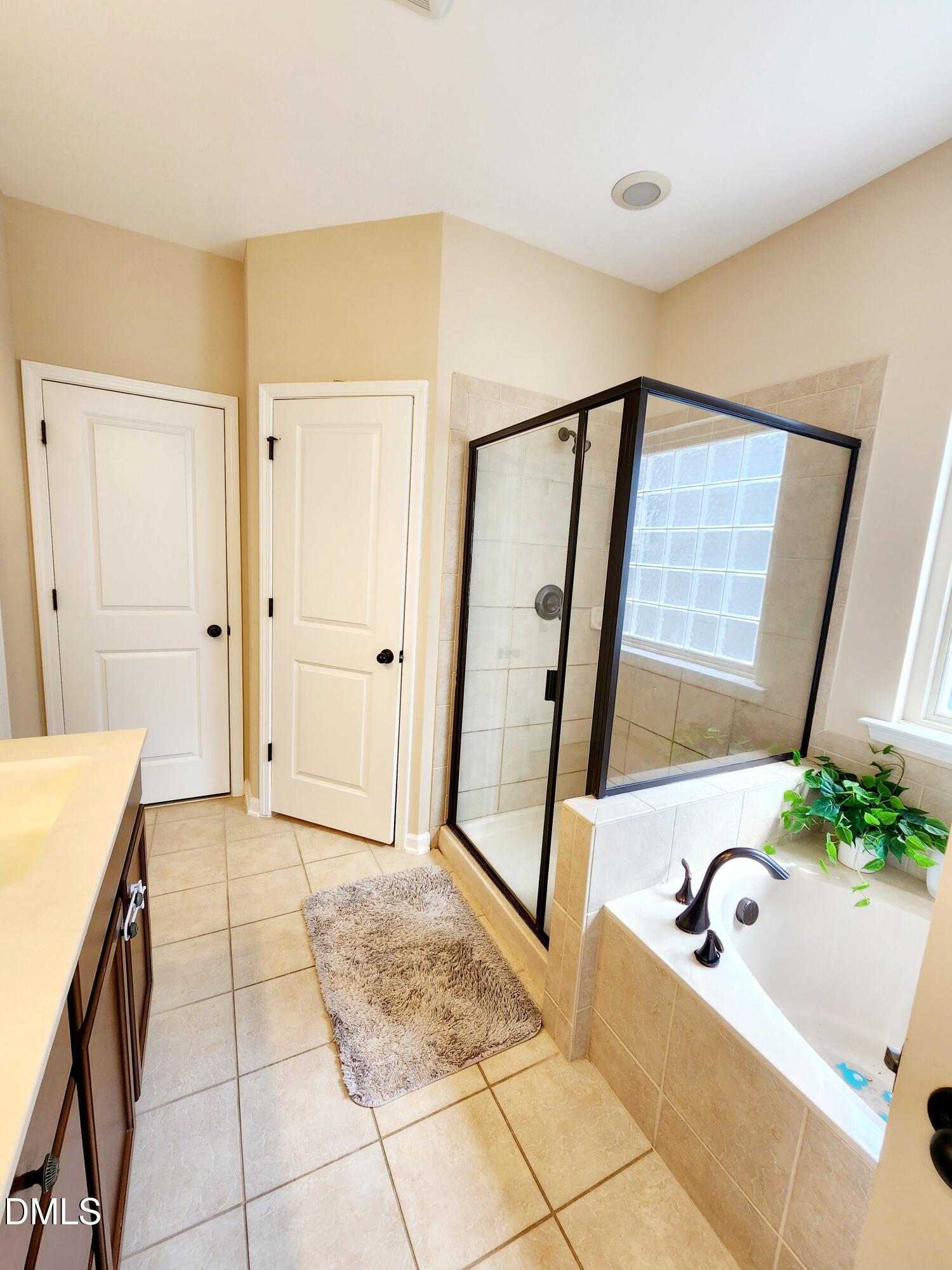 Apex, North Carolina, 27539, United States, 4 Bedrooms Bedrooms, ,4 BathroomsBathrooms,Residential,For Sale,2002950