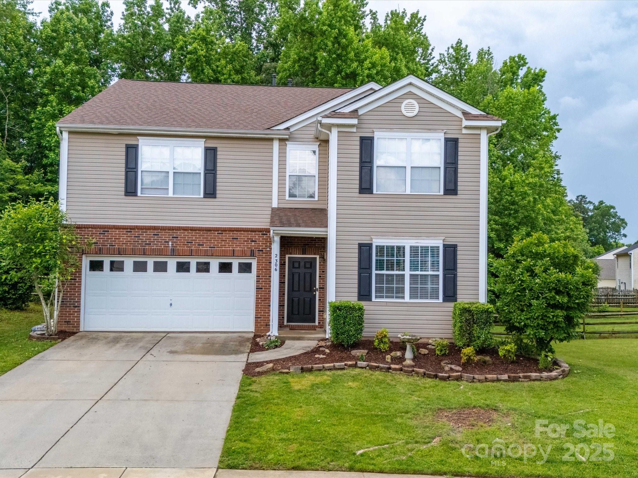 Matthews, North Carolina, 28105, United States, 4 Bedrooms Bedrooms, ,3 BathroomsBathrooms,Residential,For Sale,1865388