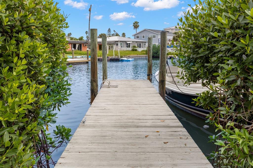 St Petersburg, Florida, 33708, United States, 2 Bedrooms Bedrooms, ,2 BathroomsBathrooms,Residential,For Sale,1950860