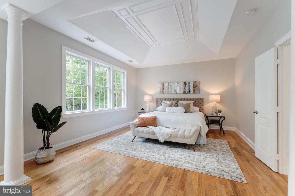 Fairfax, Virginia, 22033, United States, 6 Bedrooms Bedrooms, ,6 BathroomsBathrooms,Residential,For Sale,1973786