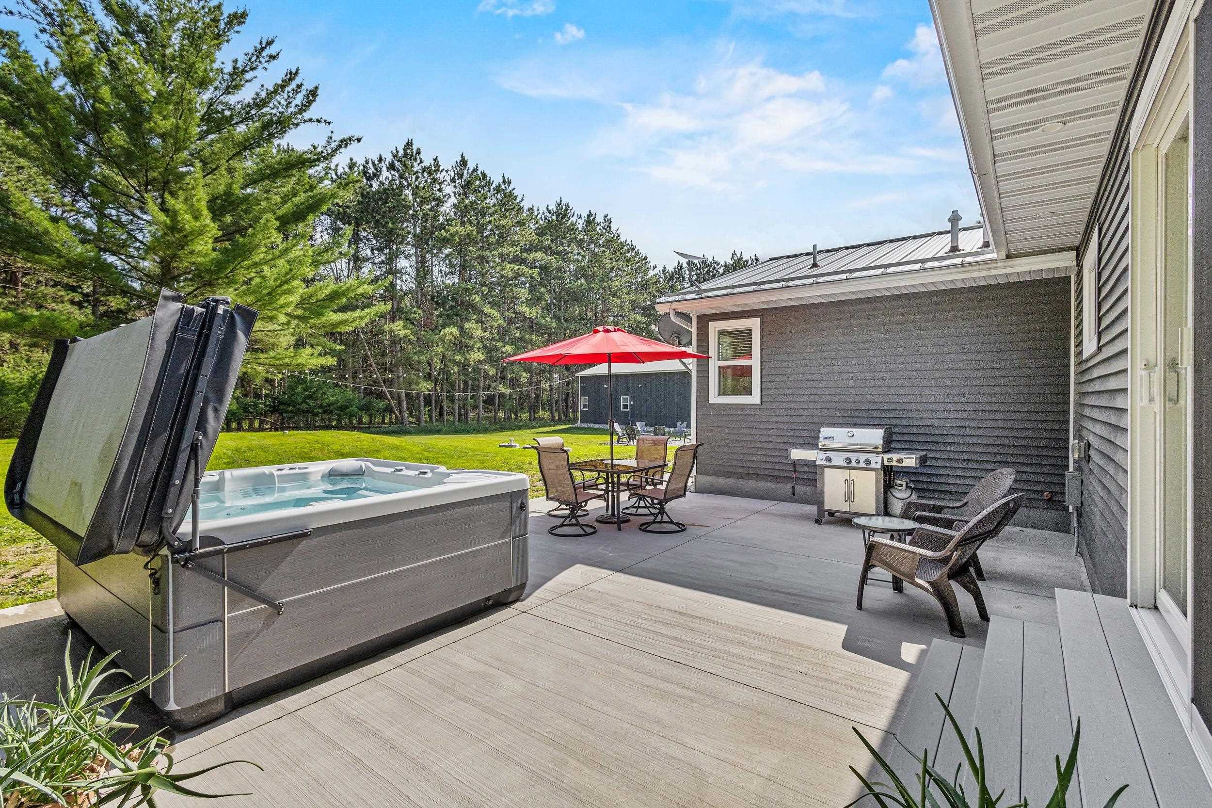 Lueck Ln, Princeton, WI 54968