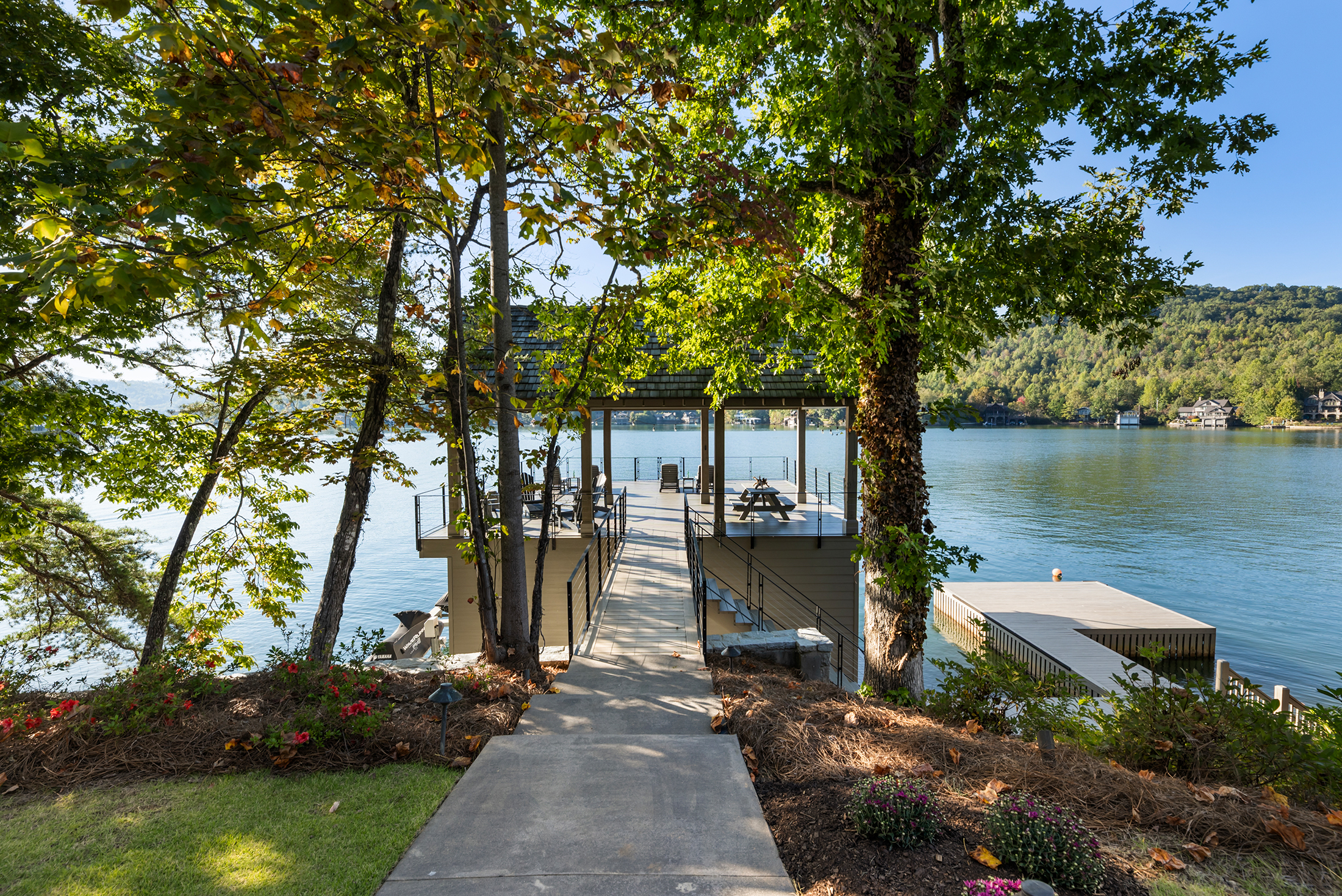  Breathtaking Lake Burton Views from an Exceptional Custom Lakehouse - 物件實景
