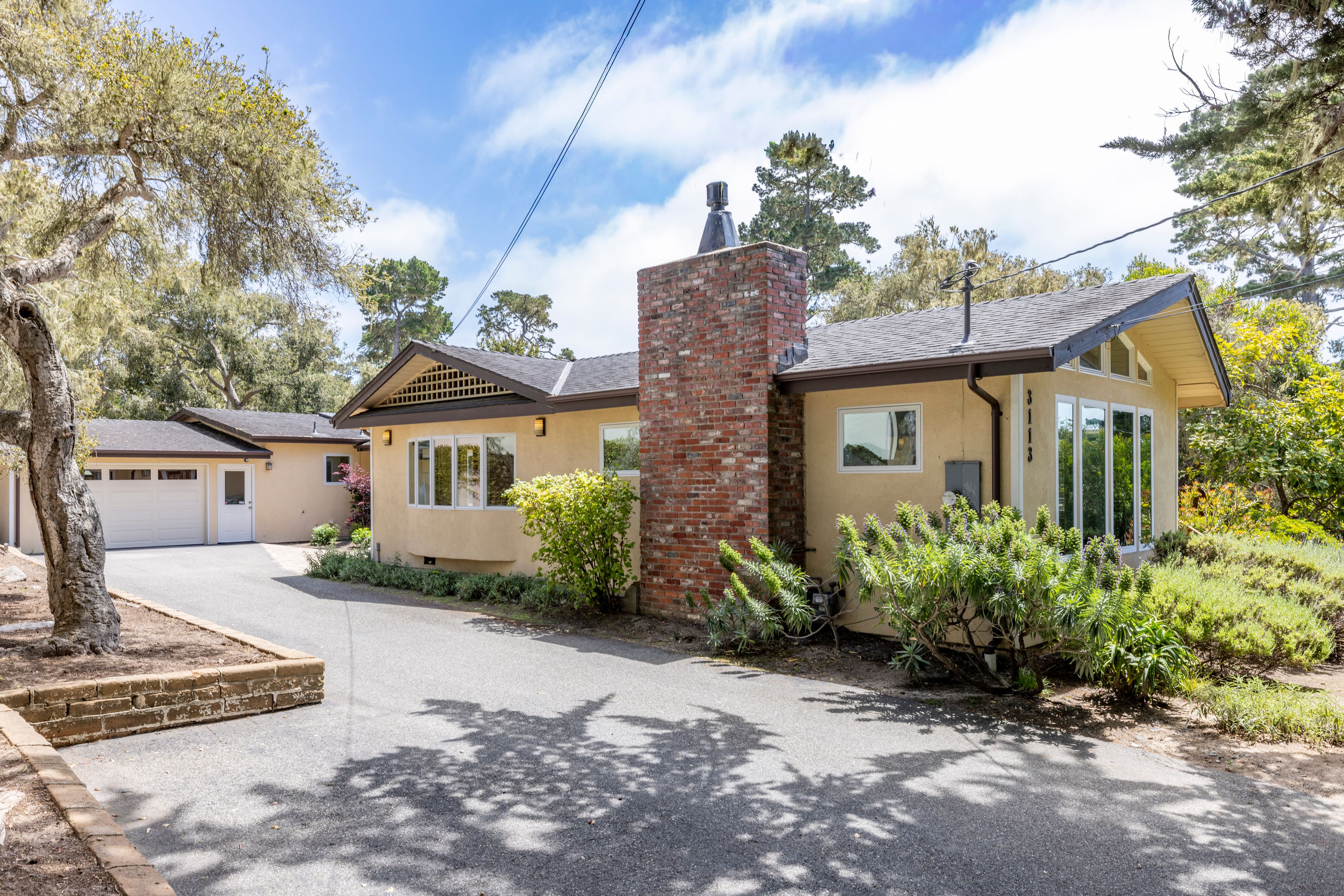  3113 Sloat Road - 物件實景