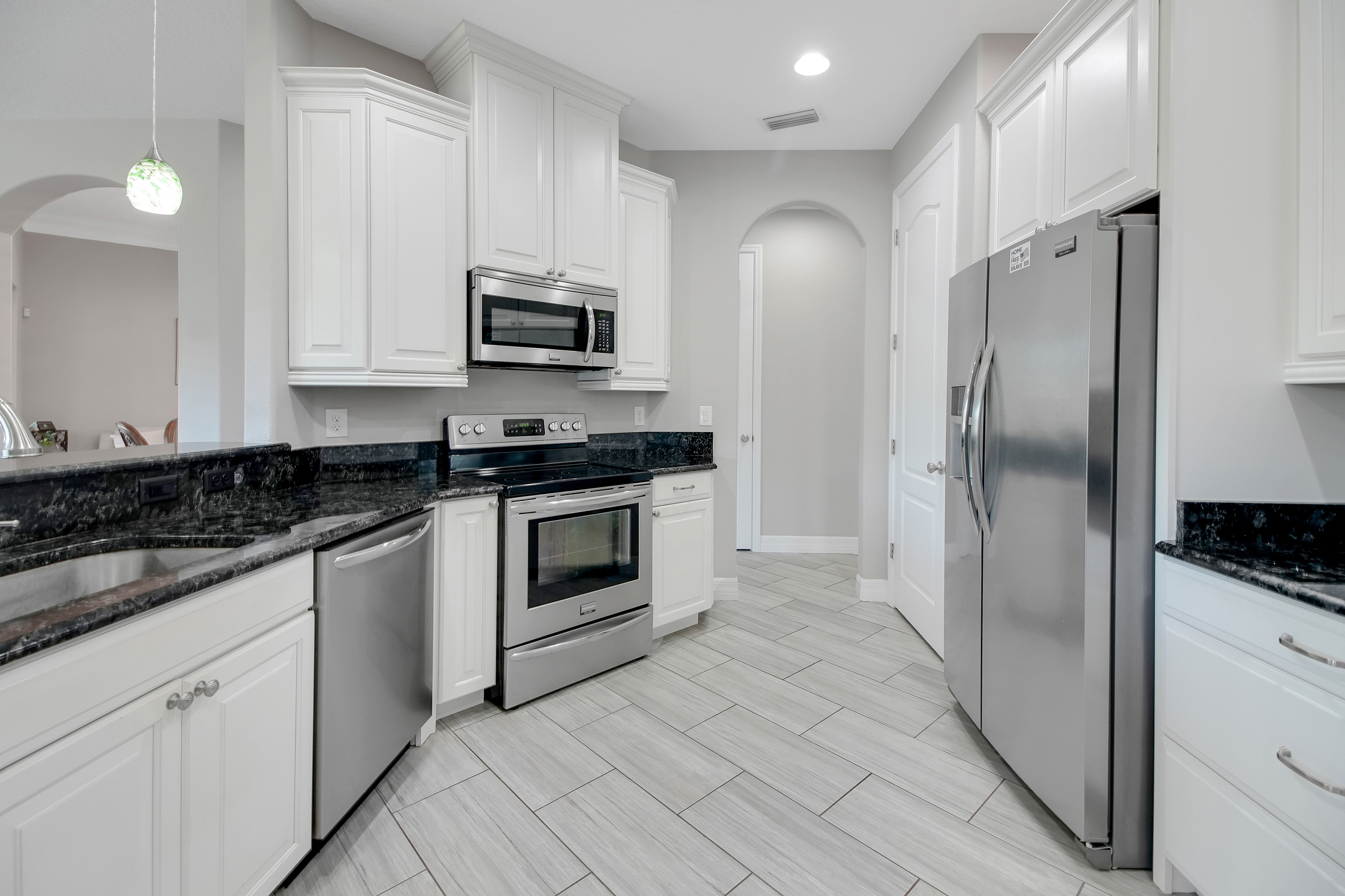 Lady Lake, Florida, 32159, United States, 4 Bedrooms Bedrooms, ,3 BathroomsBathrooms,Residential,For Sale,2005730