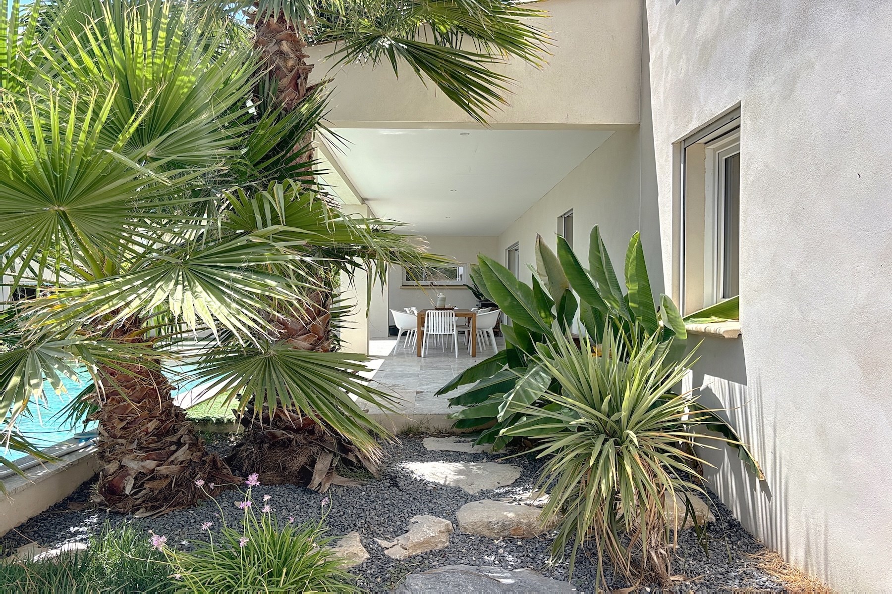  Near  Collias -  Elegant Contemporary Villa with Infinity Pool - 物件實景