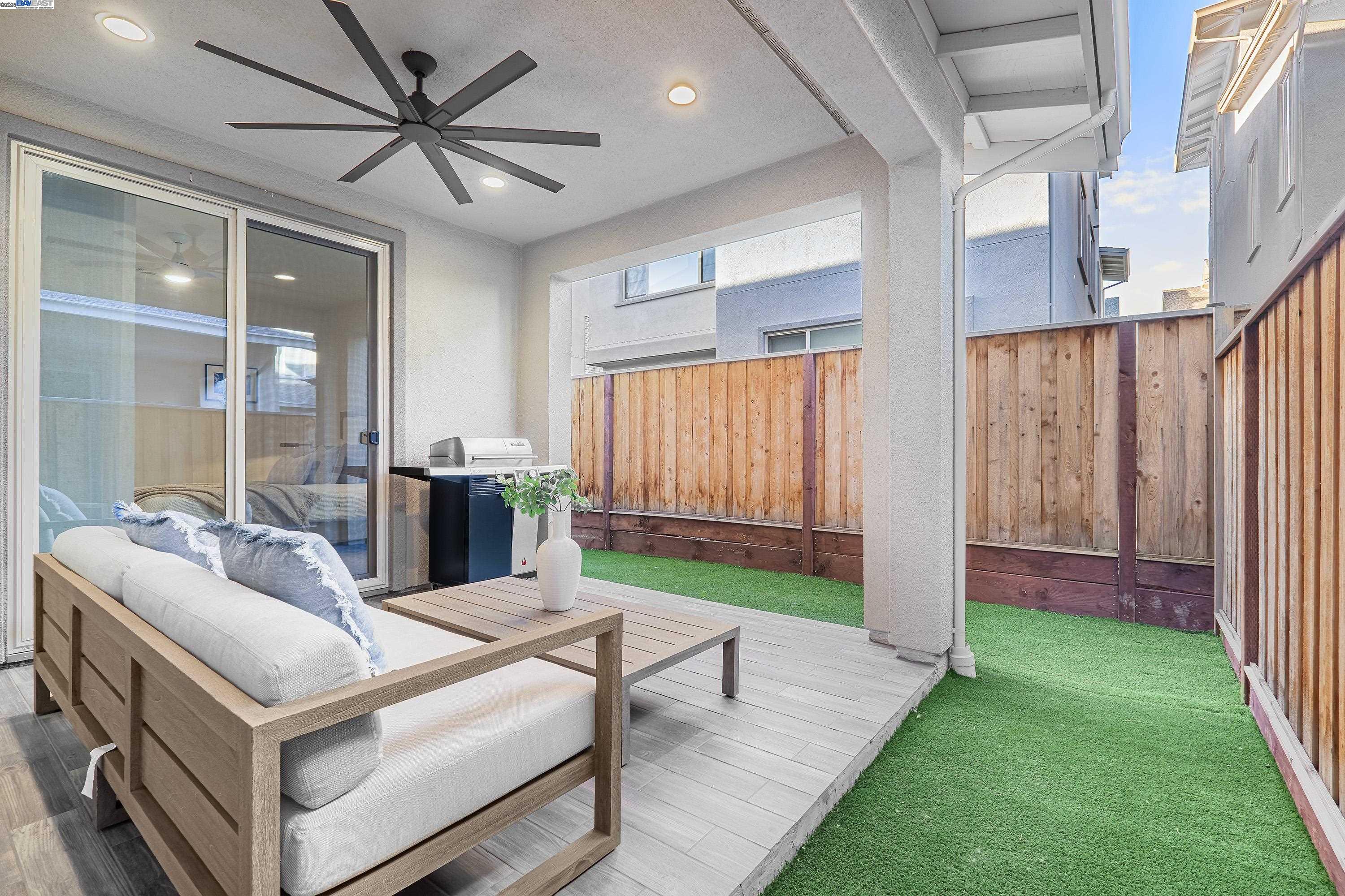 Dublin, California, 94568, United States, 4 Bedrooms Bedrooms, ,3 BathroomsBathrooms,Residential,For Sale,1987697