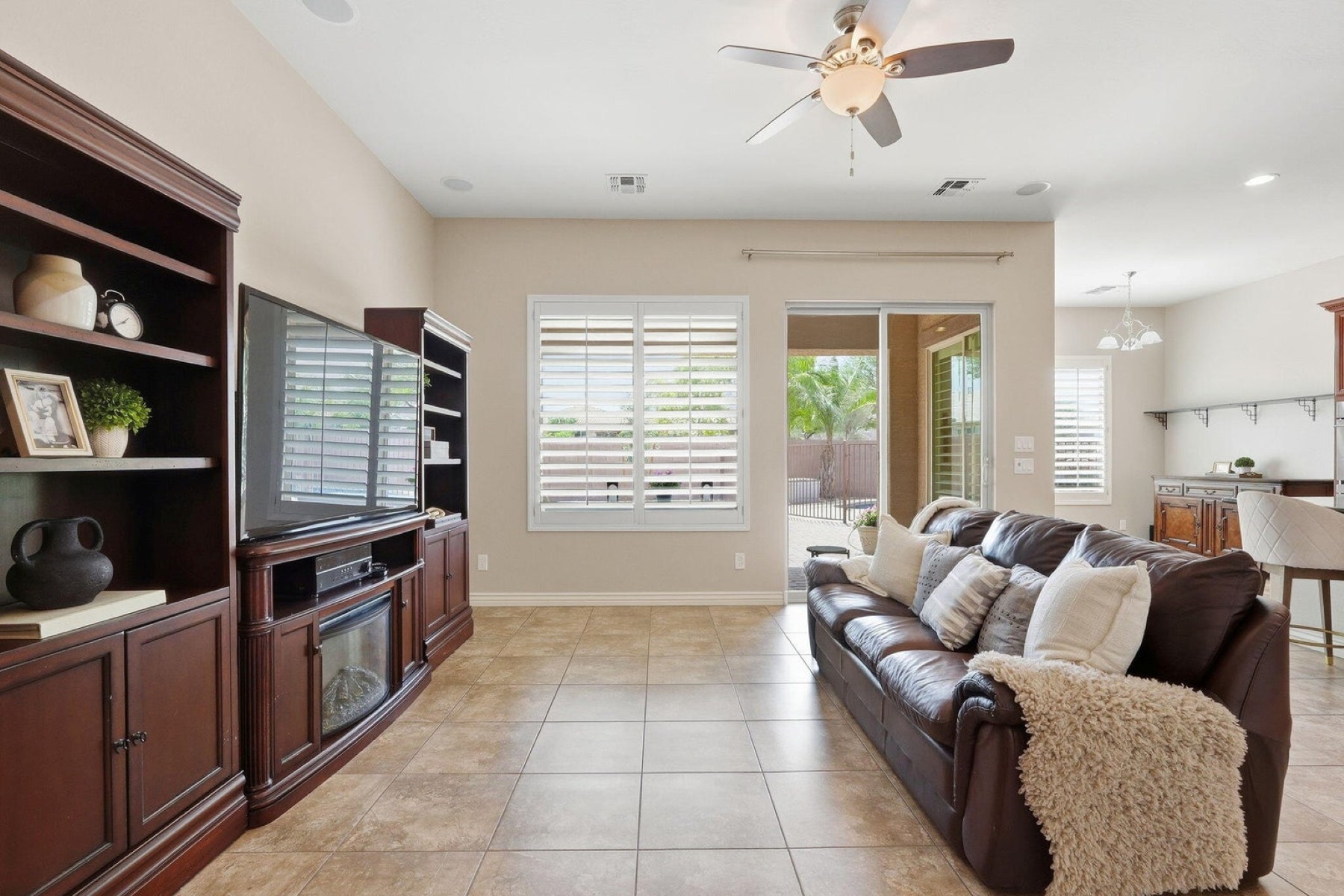  7827 S Sequoia Drive  Gilbert, AZ - 物件實景