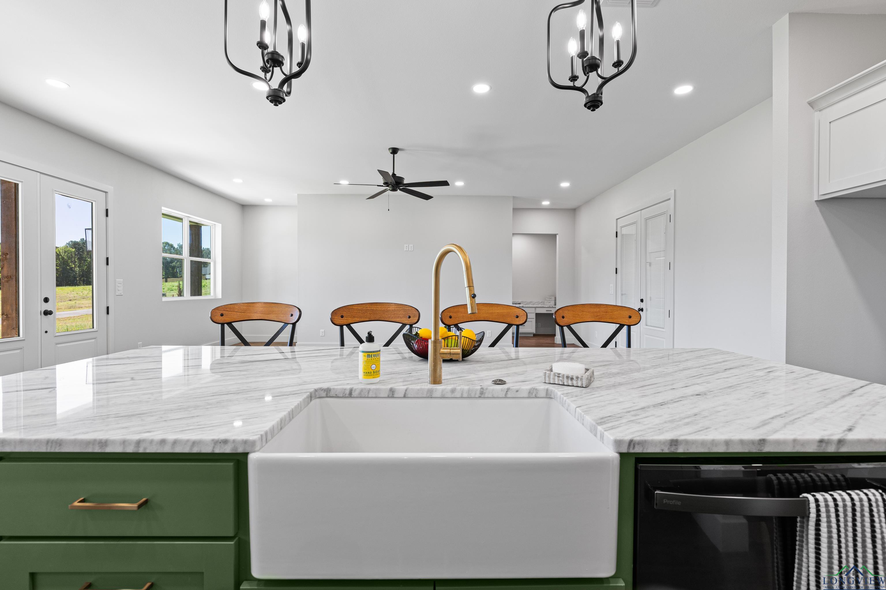Diana, Texas, 75640, United States, 4 Bedrooms Bedrooms, ,3 BathroomsBathrooms,Residential,For Sale,1828034