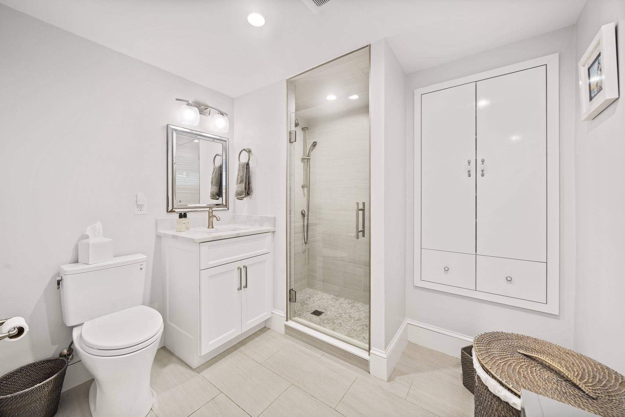 Wakefield, Massachusetts, 01880, United States, 3 Bedrooms Bedrooms, ,2 BathroomsBathrooms,Residential,For Sale,1982541