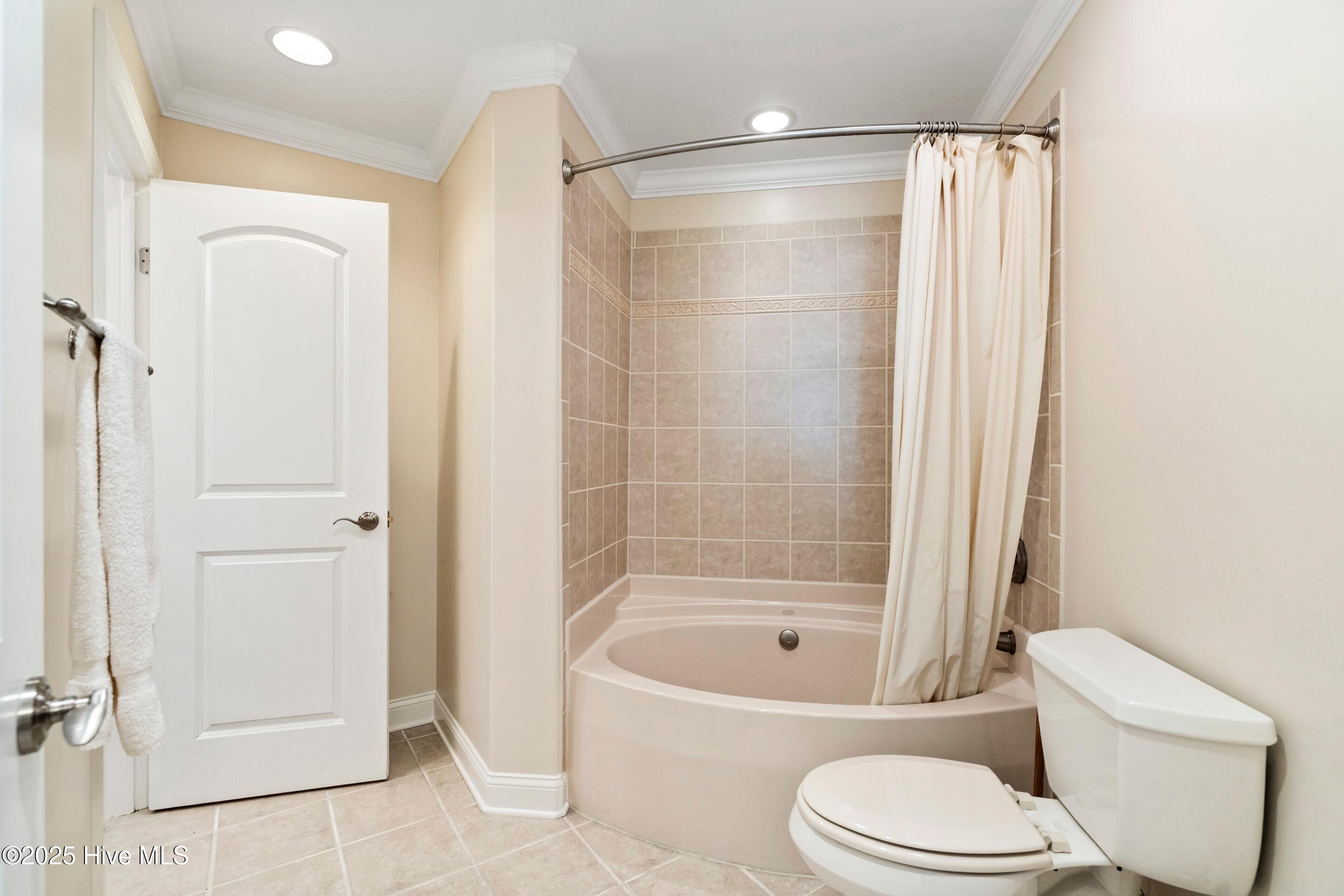 Jacksonville, North Carolina, 28540, United States, 5 Bedrooms Bedrooms, ,4 BathroomsBathrooms,Residential,For Sale,1889954