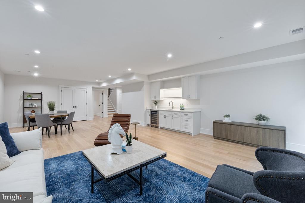 Chevy Chase, Maryland, 20815, United States, 6 Bedrooms Bedrooms, ,7 BathroomsBathrooms,Residential,For Sale,1976530