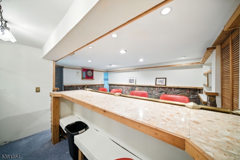 Parsippany-Troy Hills Twp., New Jersey, 07005, United States, 3 Bedrooms Bedrooms, ,2 BathroomsBathrooms,Residential,For Sale,1934343