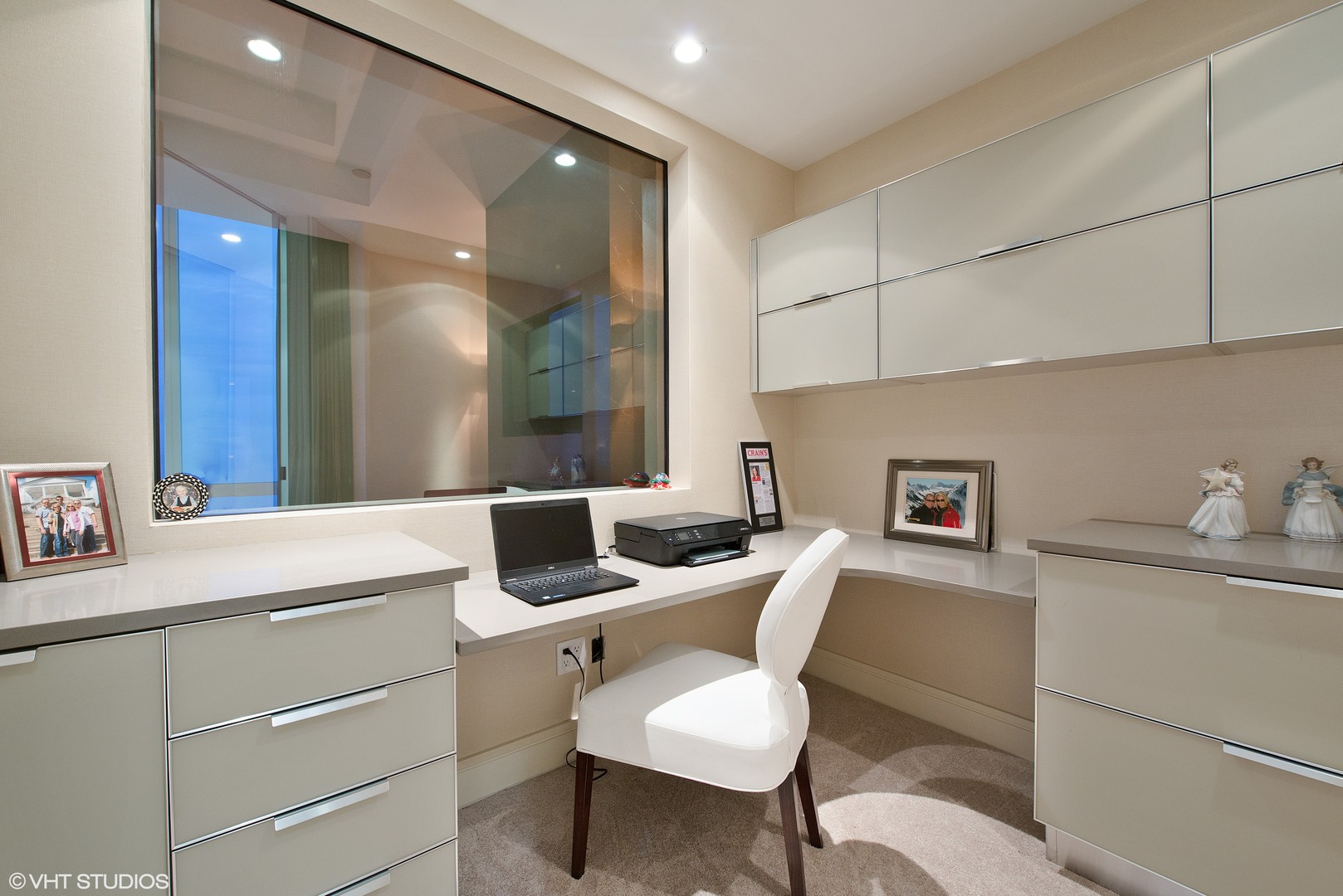 Chicago, Illinois, 60611, United States, 3 Bedrooms Bedrooms, ,5 BathroomsBathrooms,Residential,For Sale,1940943