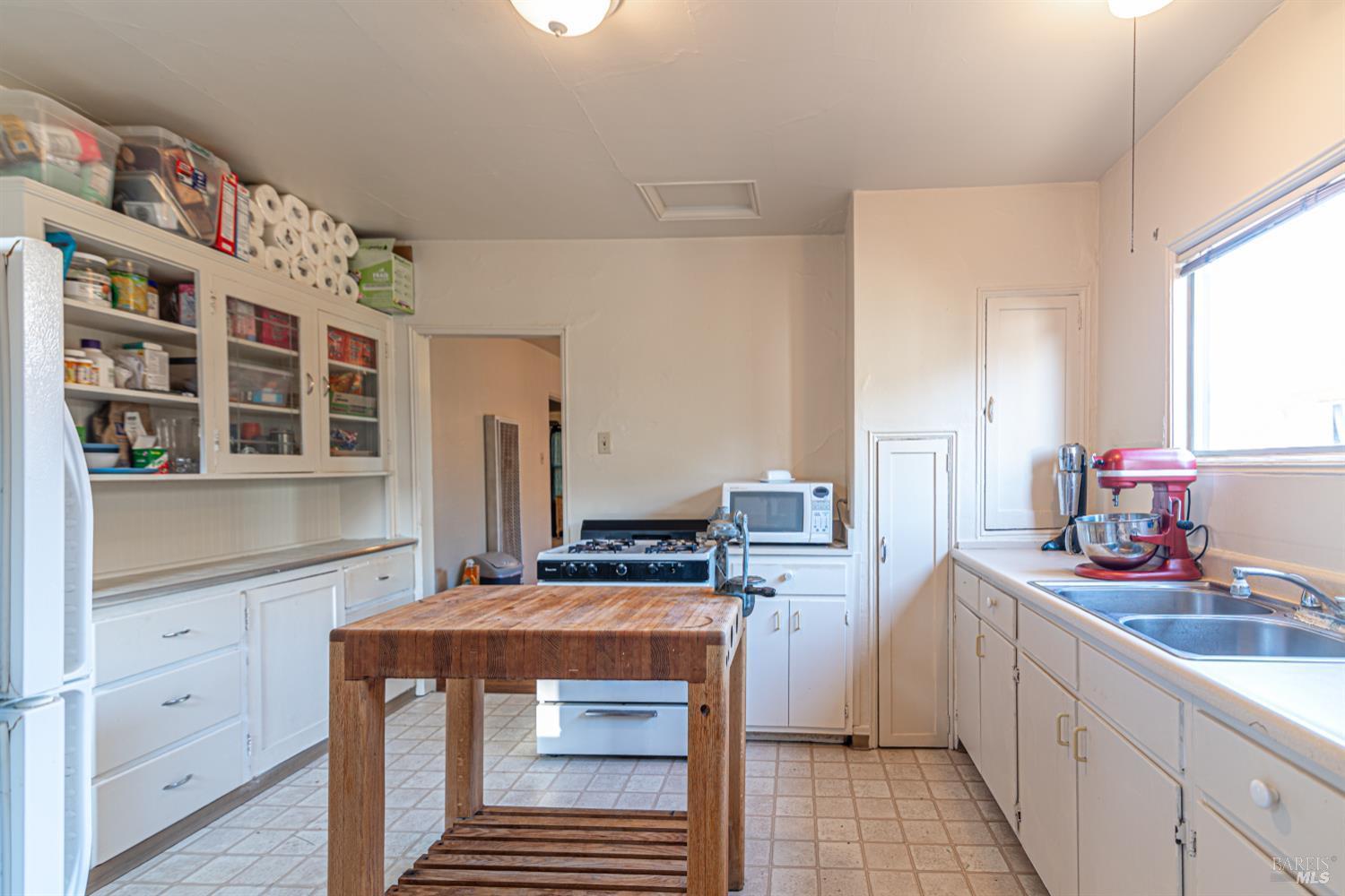 Santa Rosa, California, 95404, United States, 3 Bedrooms Bedrooms, ,2 BathroomsBathrooms,Residential,For Sale,1974780