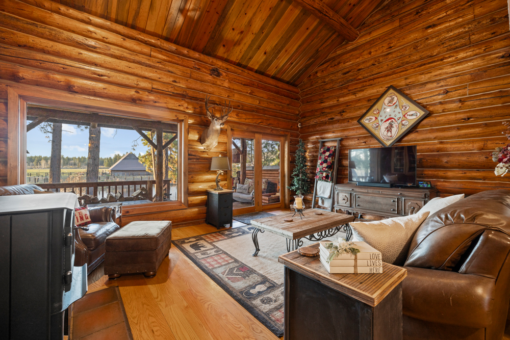 CHILOQUIN, Oregon, 97624, United States, 3 Bedrooms Bedrooms, ,3 BathroomsBathrooms,Residential,For Sale,1974697