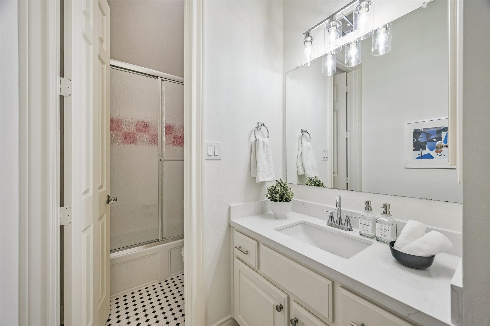  814 Atwell Street - 物件實景