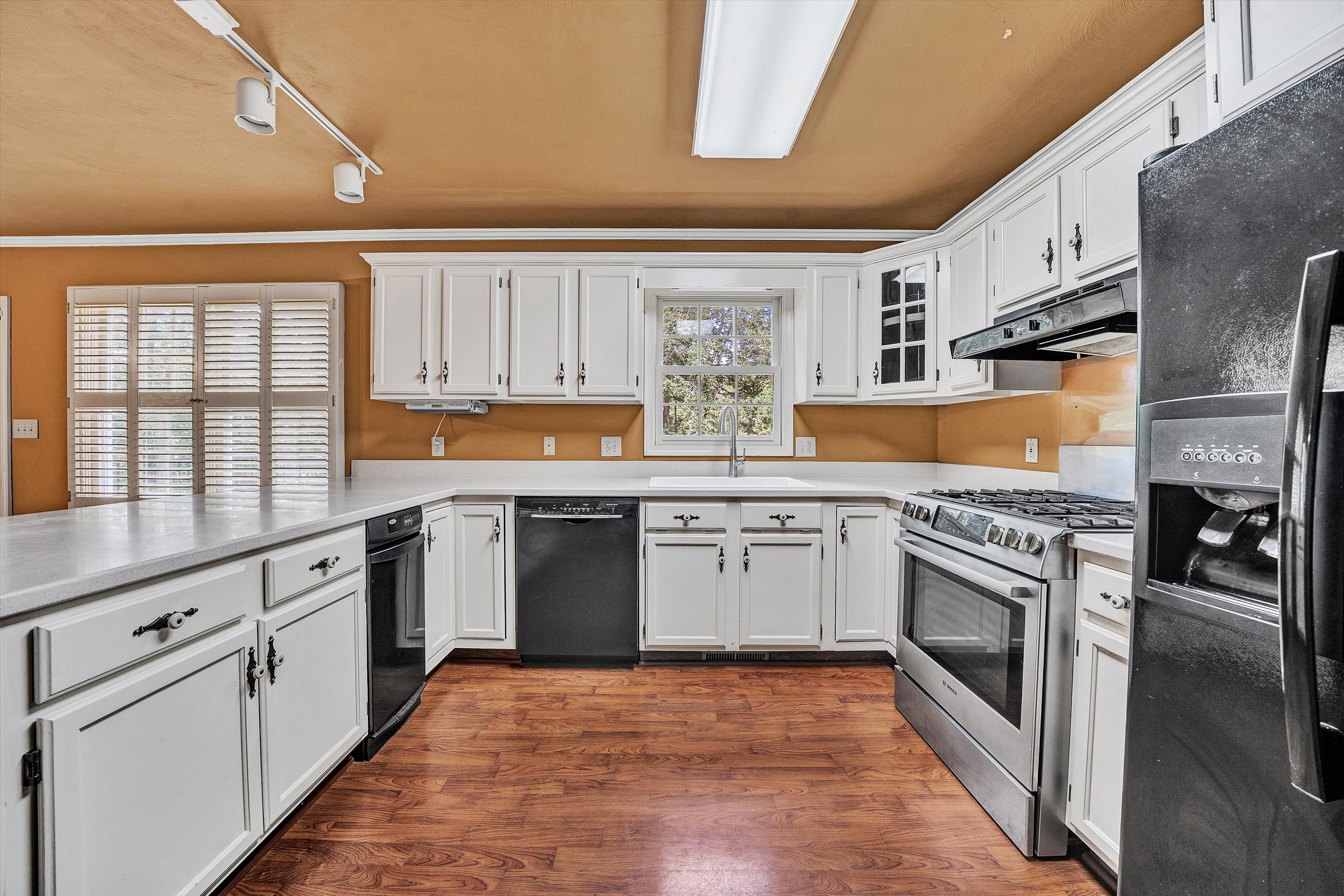 Bedford, Virginia, 24523, United States, 4 Bedrooms Bedrooms, ,4 BathroomsBathrooms,Residential,For Sale,1914324