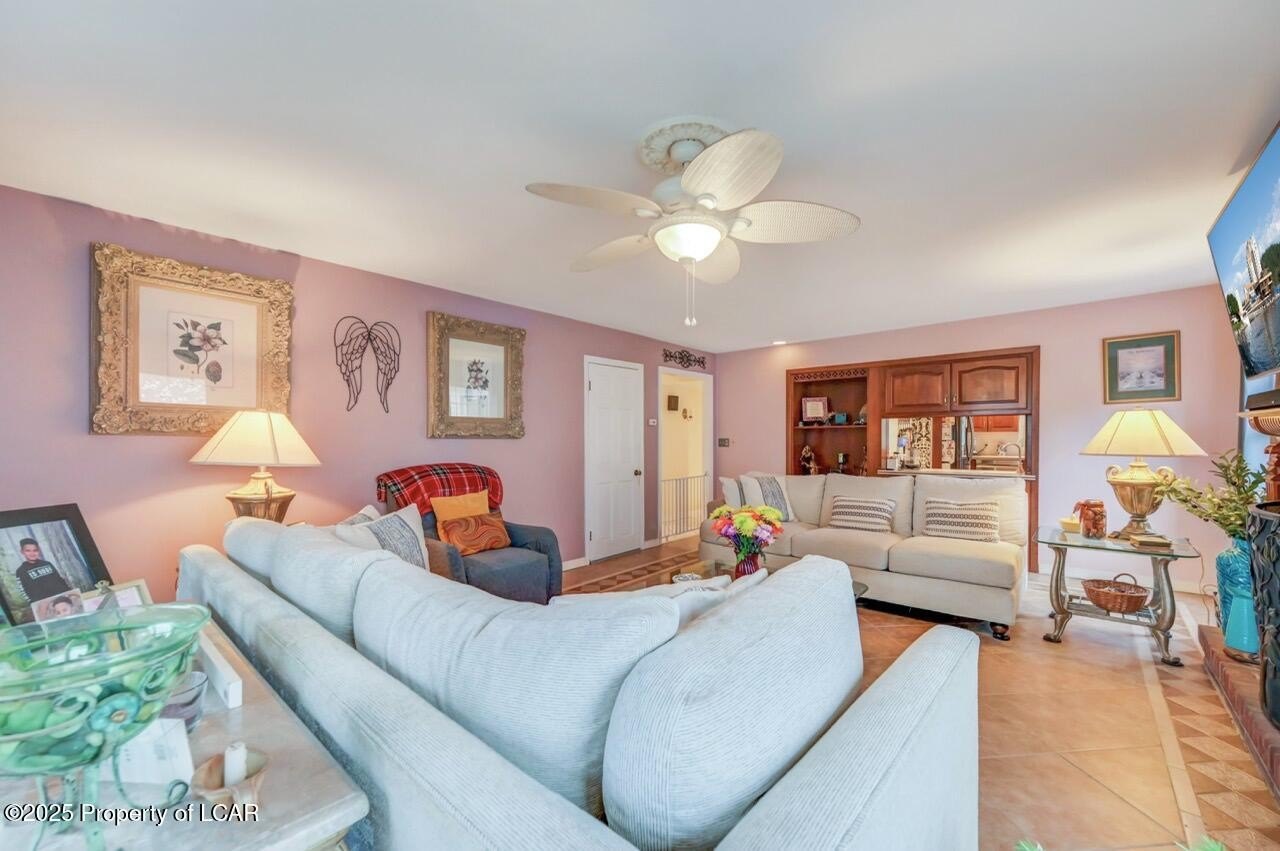 Sugarloaf, Pennsylvania, 18249, United States, 4 Bedrooms Bedrooms, ,3 BathroomsBathrooms,Residential,For Sale,1996756