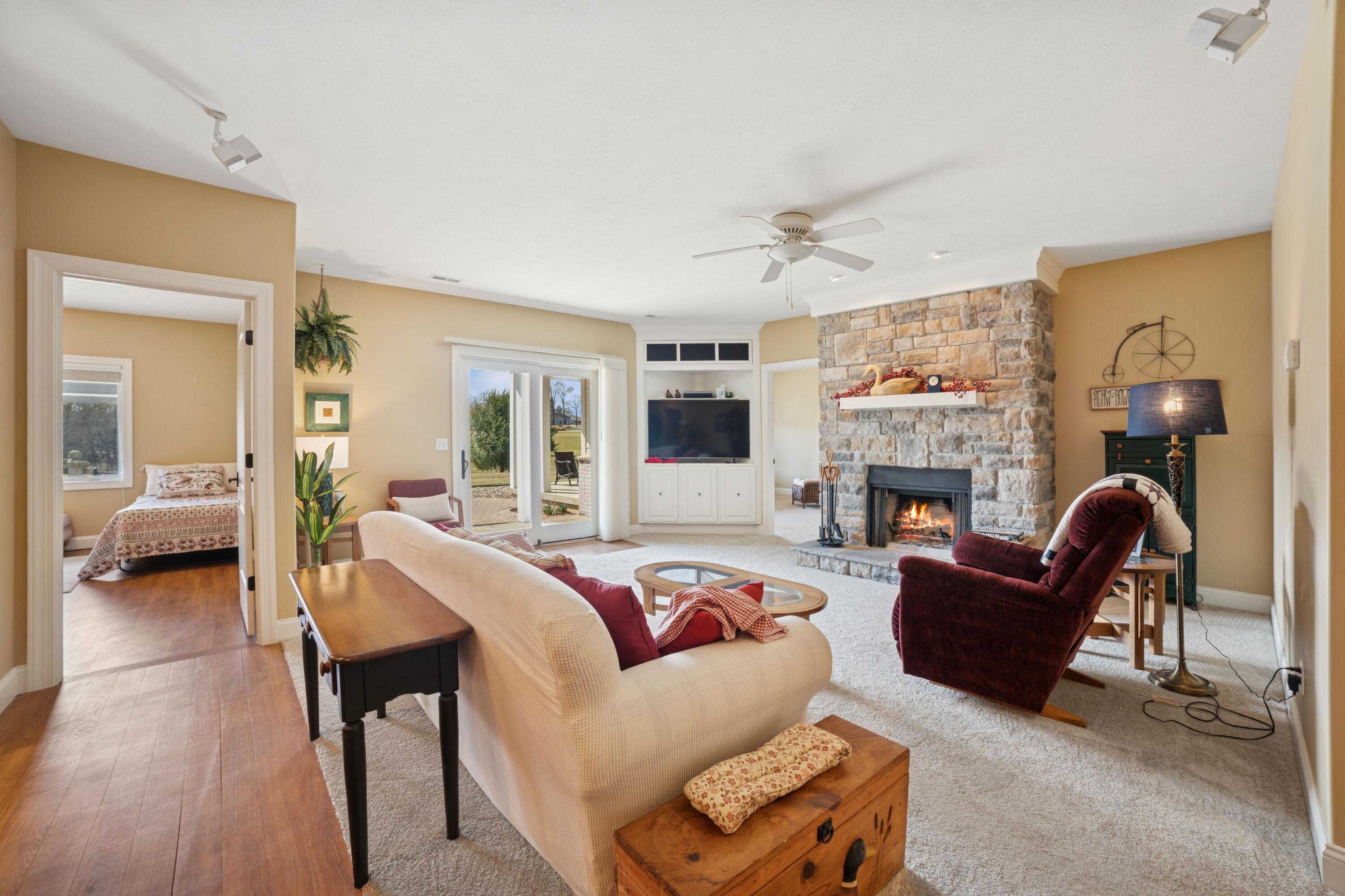La Porte, Indiana, 46350, United States, 3 Bedrooms Bedrooms, ,3 BathroomsBathrooms,Residential,For Sale,1947117