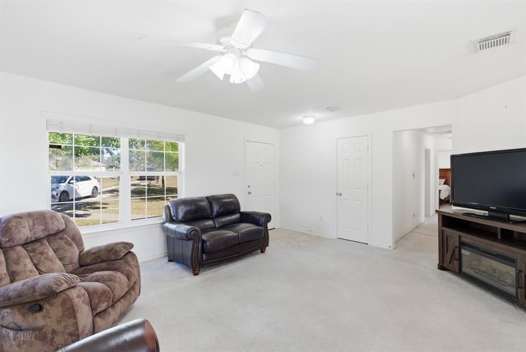 Millsap, Texas, 76066, United States, 3 Bedrooms Bedrooms, ,2 BathroomsBathrooms,Residential,For Sale,1987035