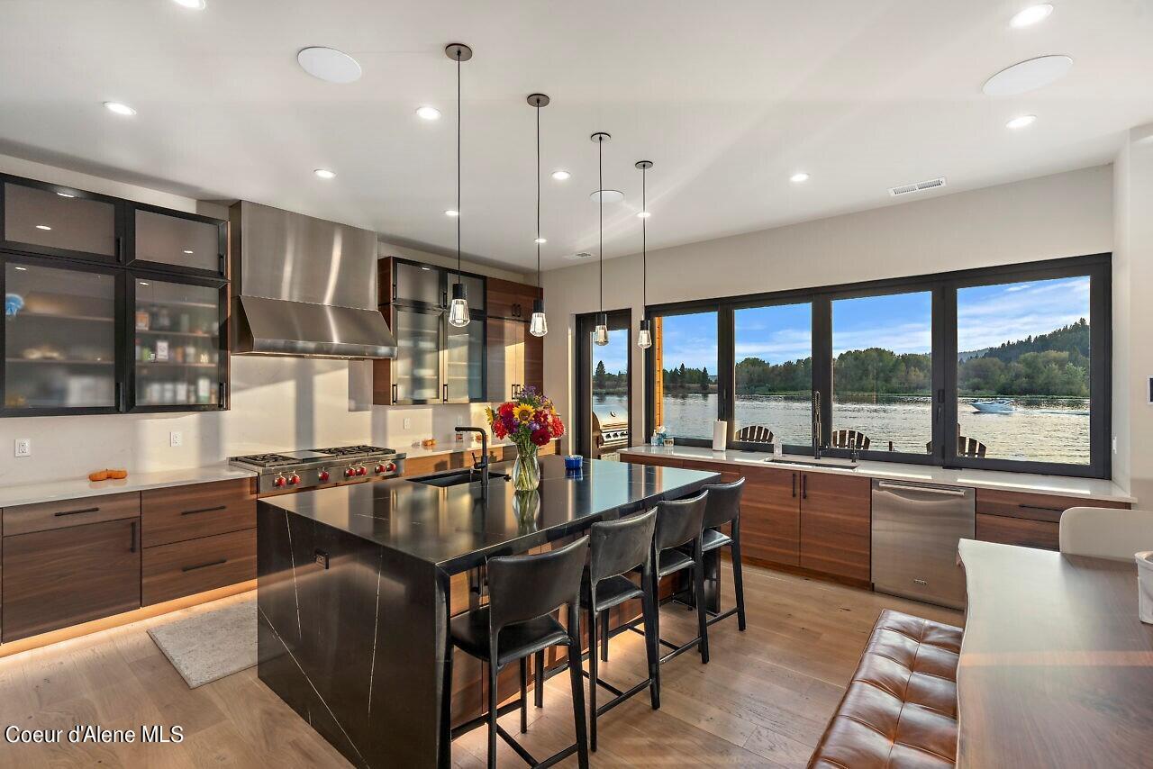 Coeur d'Alene, Idaho, 83814, United States, 4 Bedrooms Bedrooms, ,4 BathroomsBathrooms,Residential,For Sale,1908048