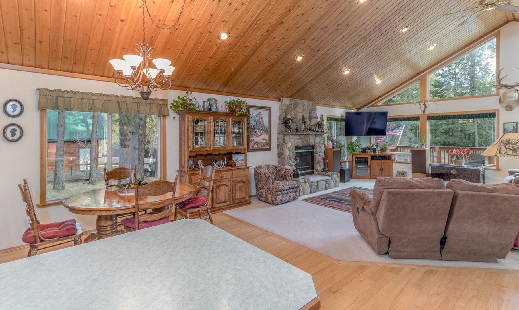 Moyie Springs, Idaho, 83845, United States, 4 Bedrooms Bedrooms, ,3 BathroomsBathrooms,Residential,For Sale,2033523