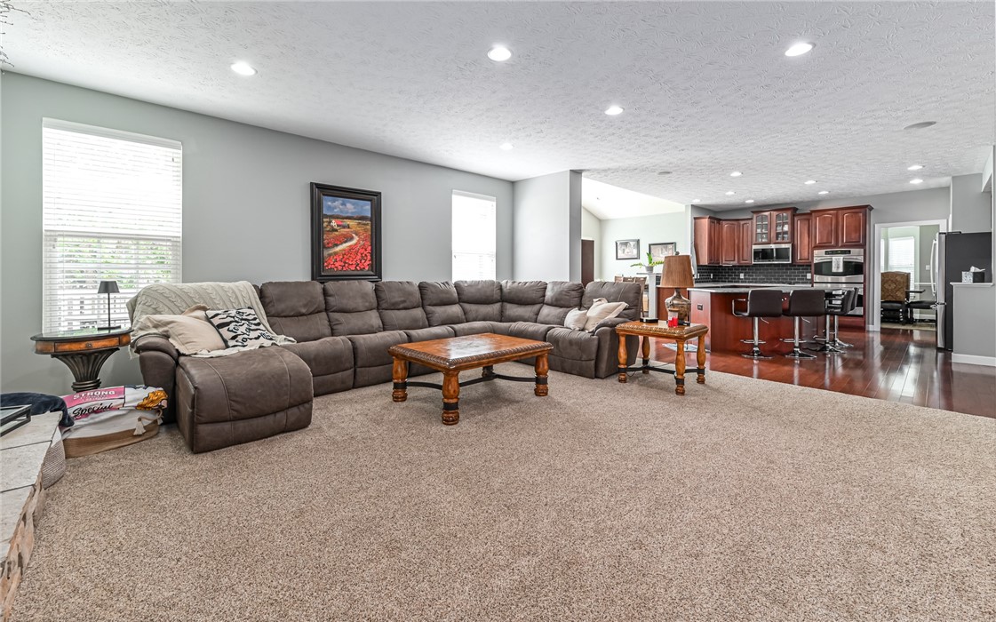Adams Twp, Pennsylvania, 16046, United States, 4 Bedrooms Bedrooms, ,4 BathroomsBathrooms,Residential,For Sale,1827880