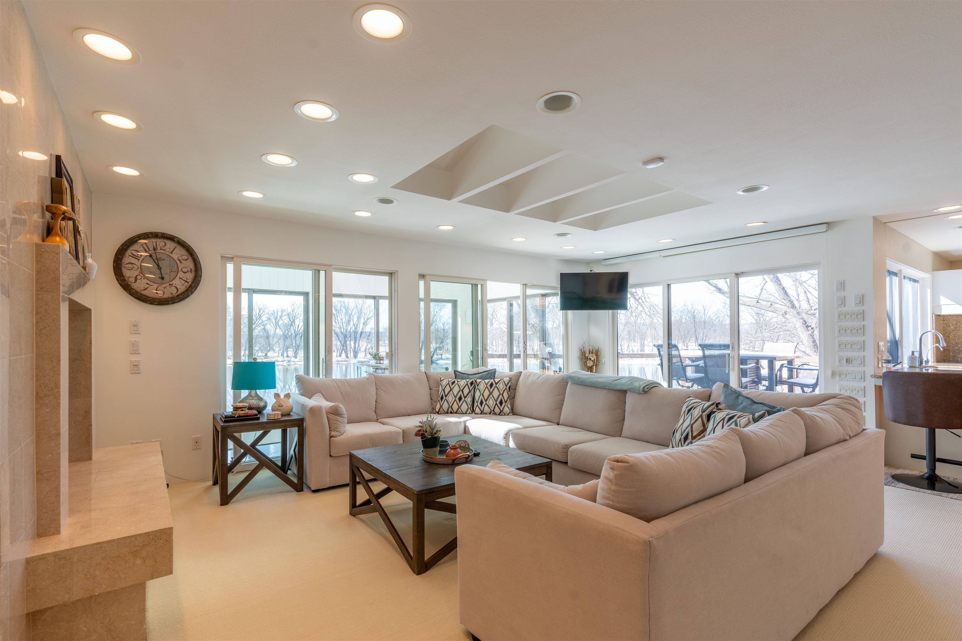 La Crosse, Wisconsin, 54601, United States, 4 Bedrooms Bedrooms, ,5 BathroomsBathrooms,Residential,For Sale,2049360