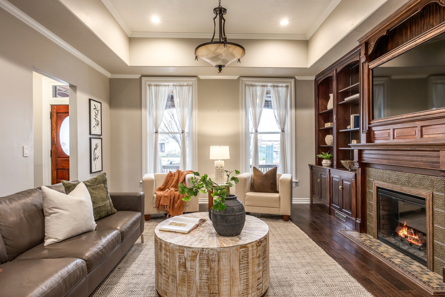  Historic 2-Story in Vibrant Marmalade - 物件實景