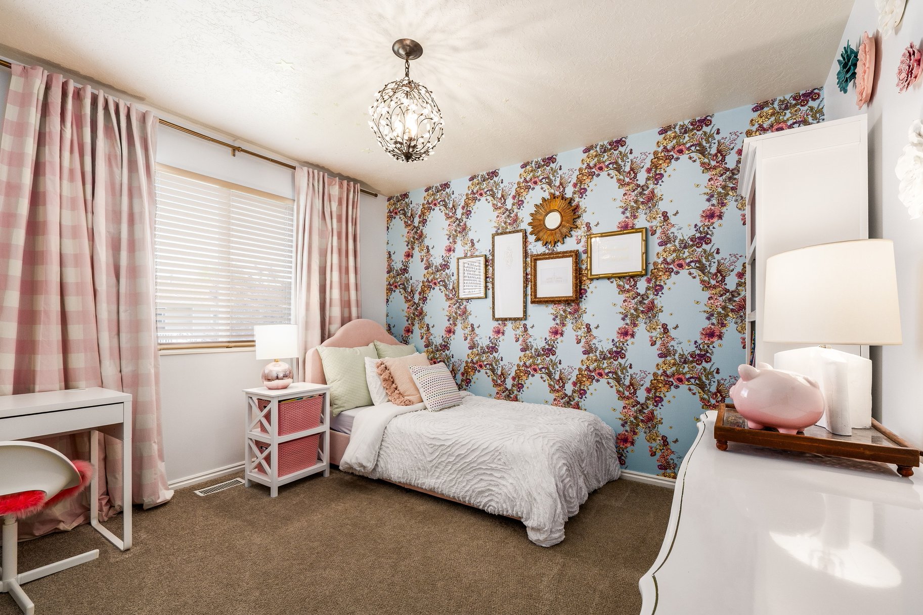  Updated 4-Bed with RV Parking, Mountain Views, and Large Fenced Backyard - 物件實景