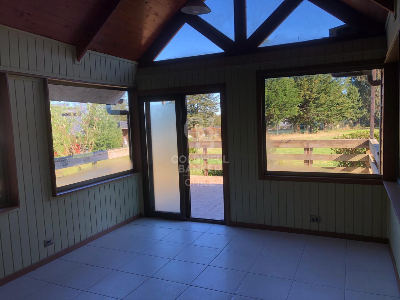 Puerto Varas, Chile, 5 Bedrooms Bedrooms, ,5 BathroomsBathrooms,Residential,For Sale,1957835