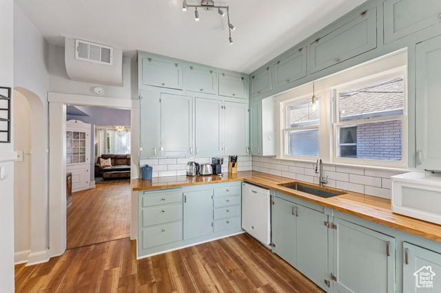 Salt Lake City, Utah, 84102, United States, 4 Bedrooms Bedrooms, ,2 BathroomsBathrooms,Residential,For Sale,1984465