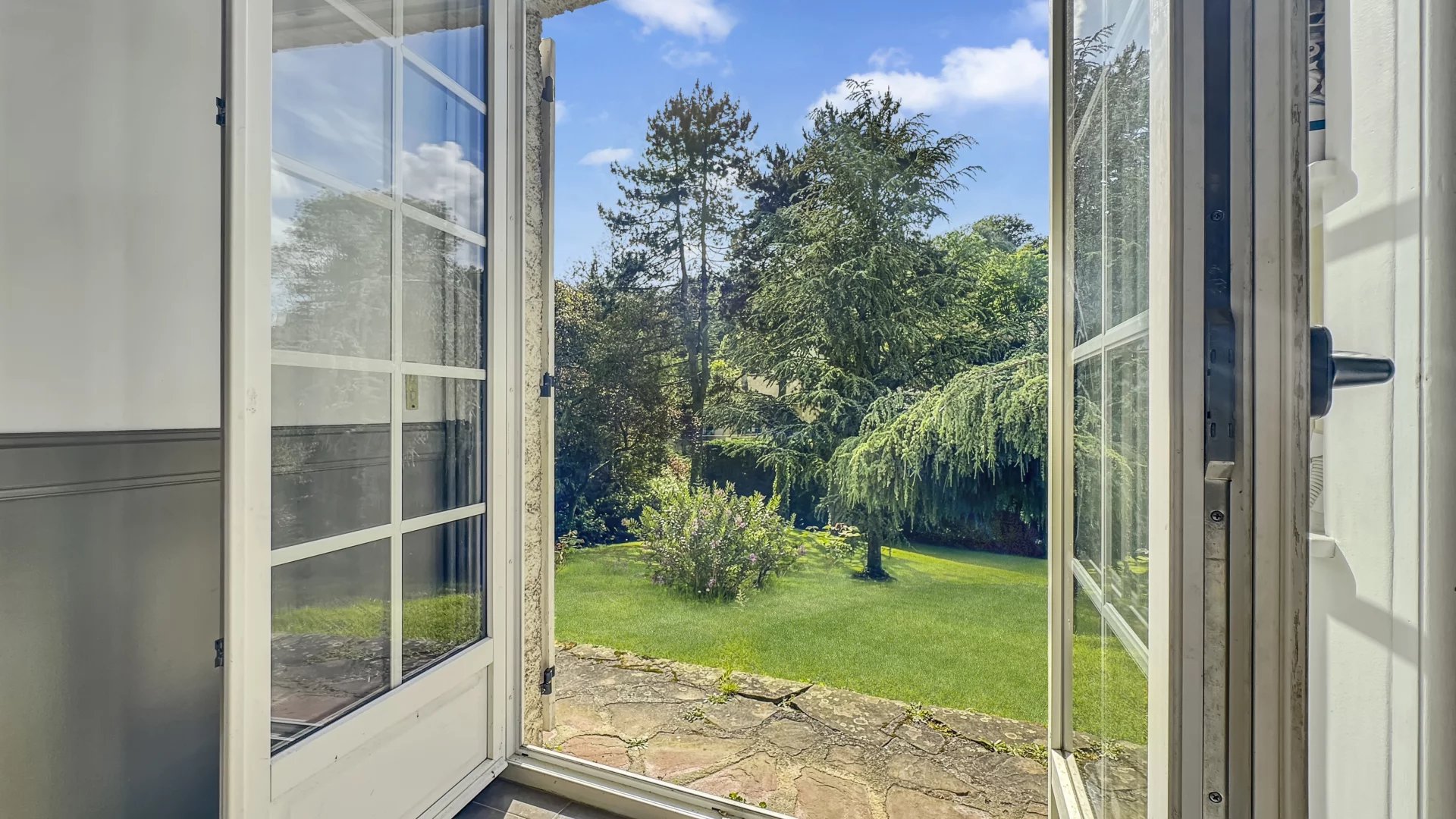 Jouy-en-Josas, Île-de-France, 78350, FR, 5 Bedrooms Bedrooms, ,4 BathroomsBathrooms,Residential,For Sale,1687138