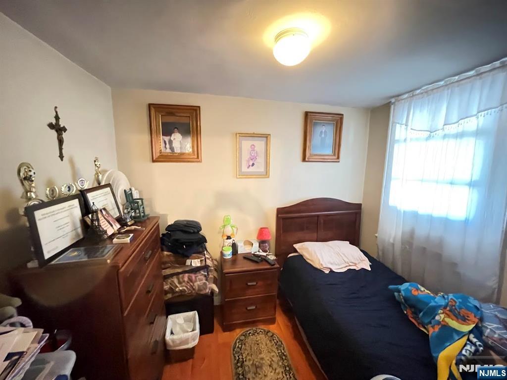 Newark, New Jersey, 07105, United States, 7 Bedrooms Bedrooms, ,4 BathroomsBathrooms,Residential,For Sale,1984618