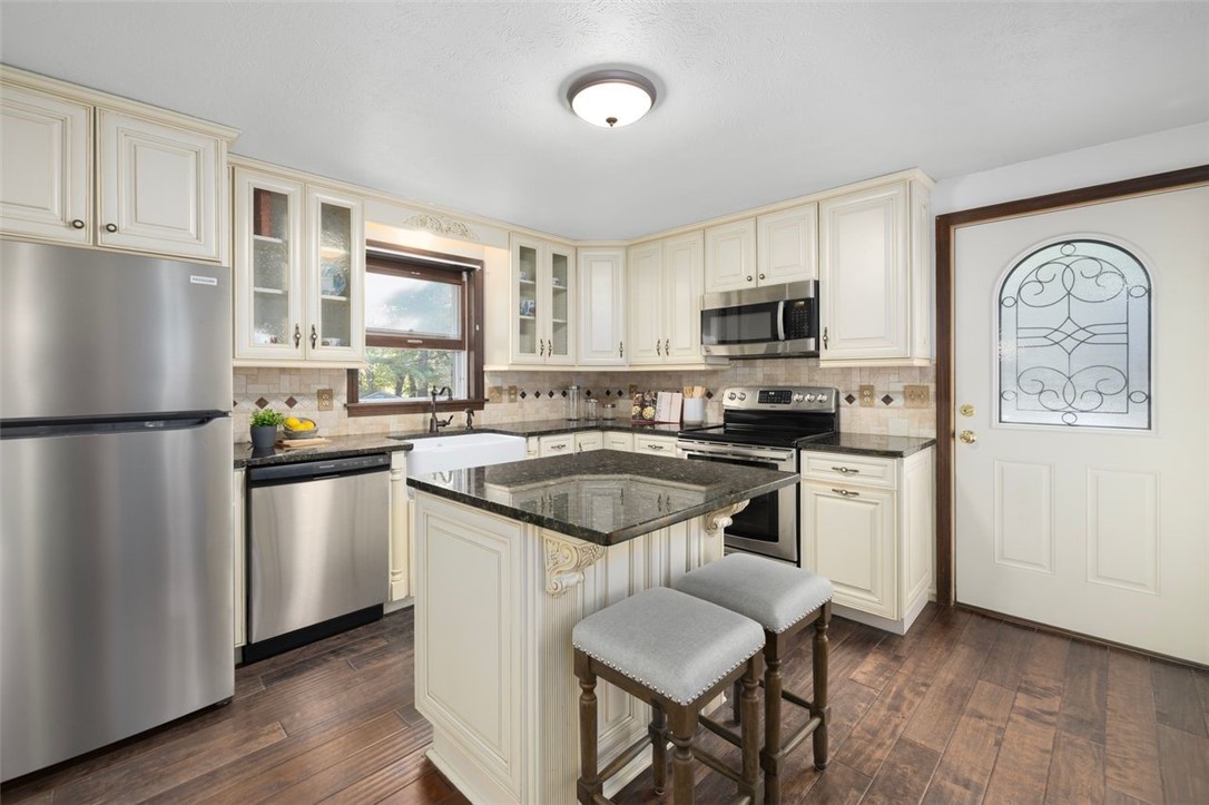 South Kingstown, Rhode Island, 02879, United States, 3 Bedrooms Bedrooms, ,2 BathroomsBathrooms,Residential,For Sale,1987683