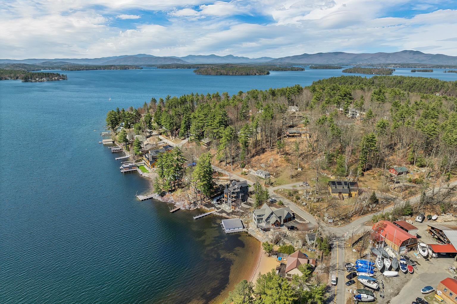Gilford, New Hampshire, 03249, United States, 5 Bedrooms Bedrooms, ,6 BathroomsBathrooms,Residential,For Sale,1794777