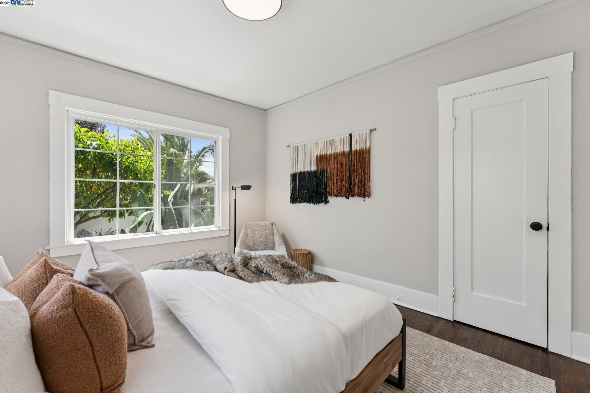 Oakland, California, 94605, United States, 2 Bedrooms Bedrooms, ,1 BathroomBathrooms,Residential,For Sale,1901518