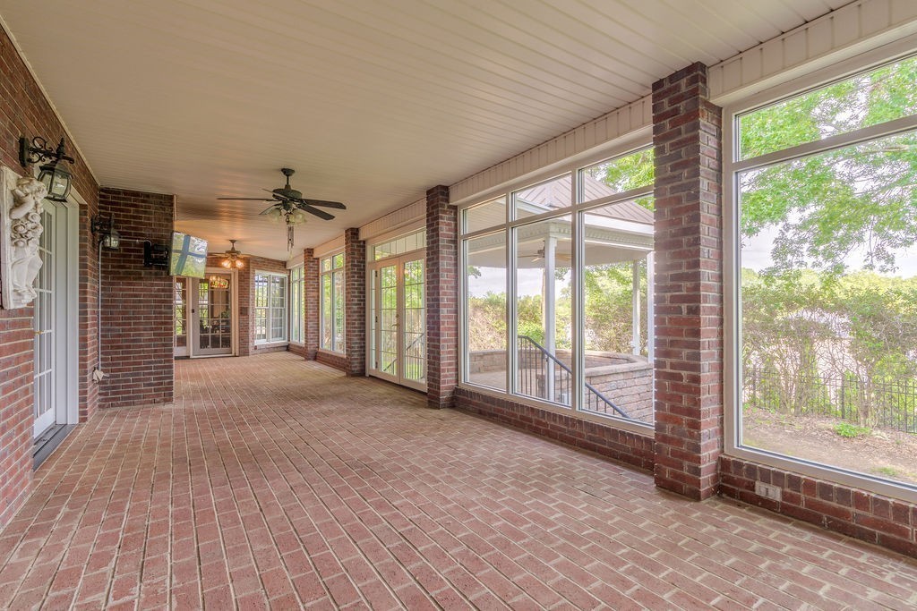 Clarksville, Tennessee, 37043, United States, 7 Bedrooms Bedrooms, ,7 BathroomsBathrooms,Residential,For Sale,1999210