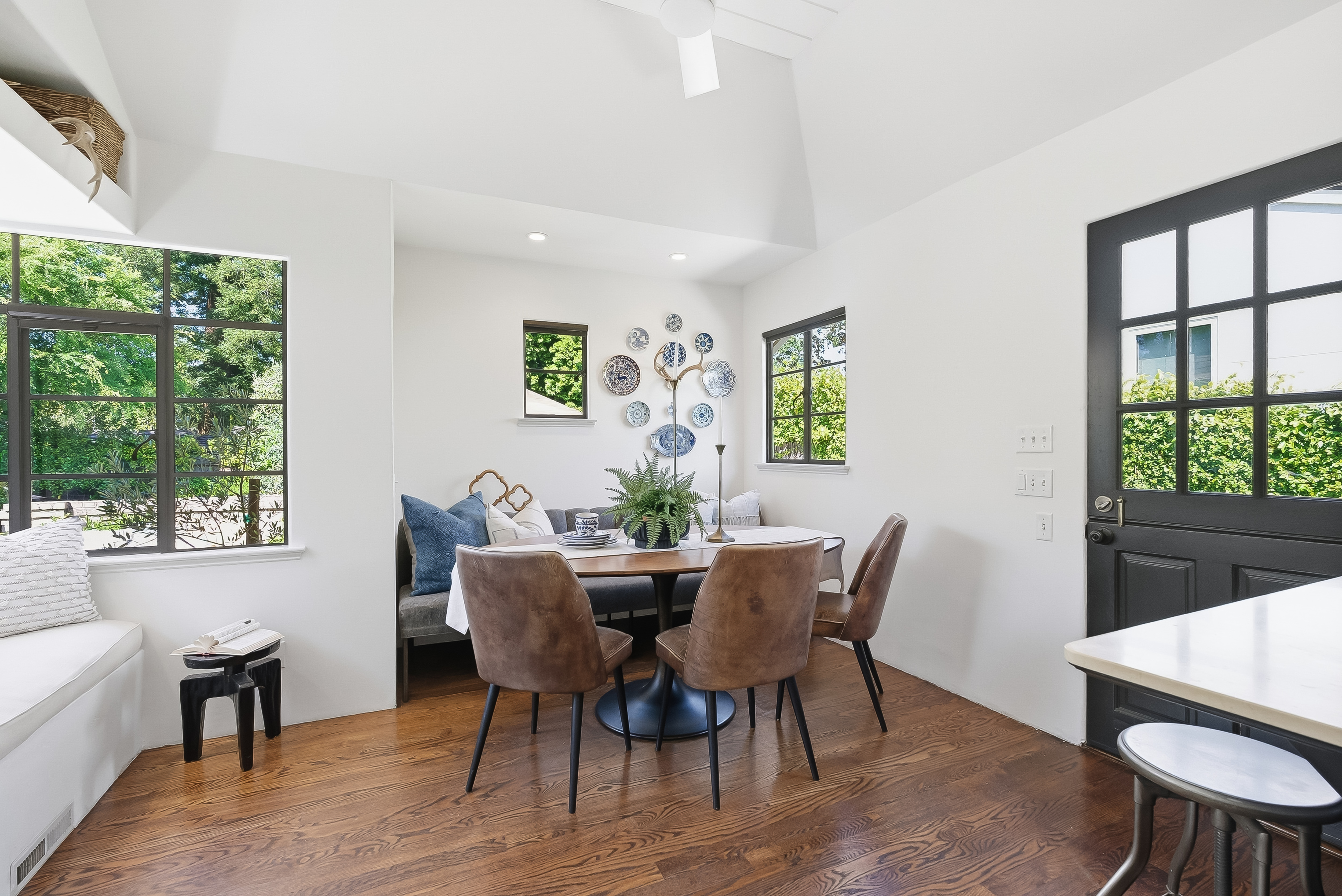  Exceptional Edgewood Park Home - 物件實景