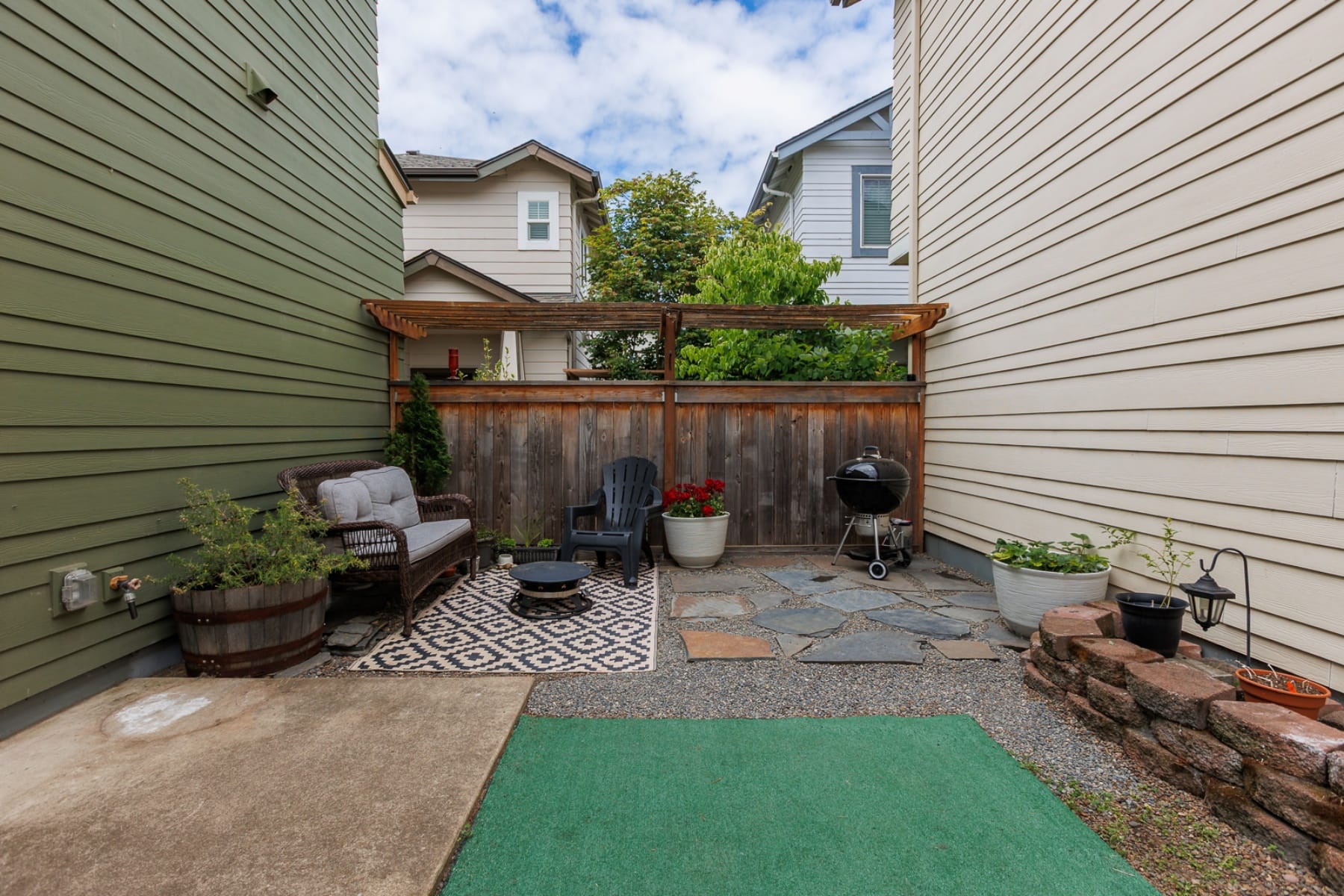  1653 RILEY LN Eugene, OR 97402 - 物件實景