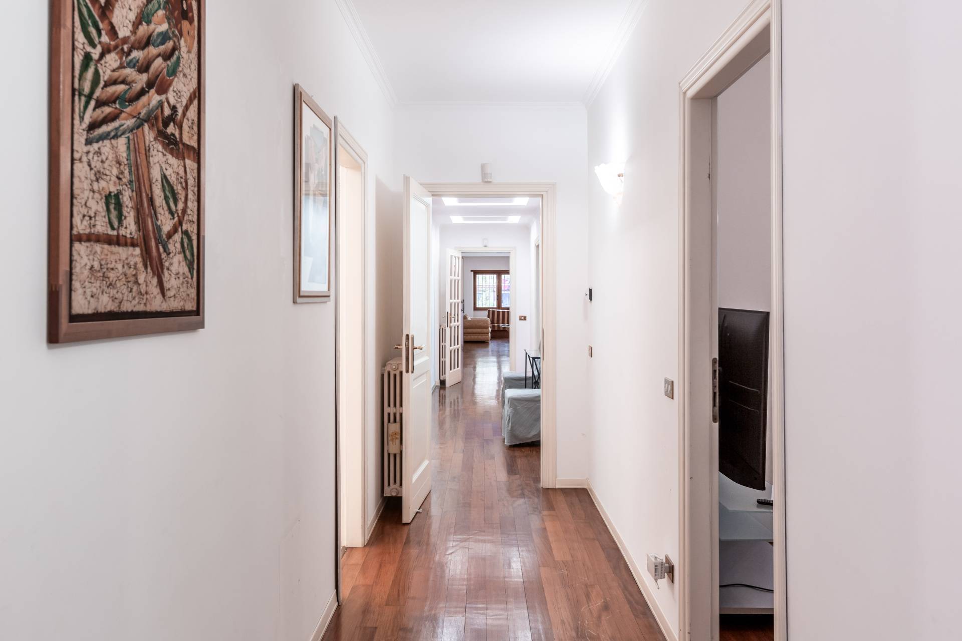 Roma, Roma, 00100, IT, 5 Bedrooms Bedrooms, ,3 BathroomsBathrooms,Residential,For Sale,1738705