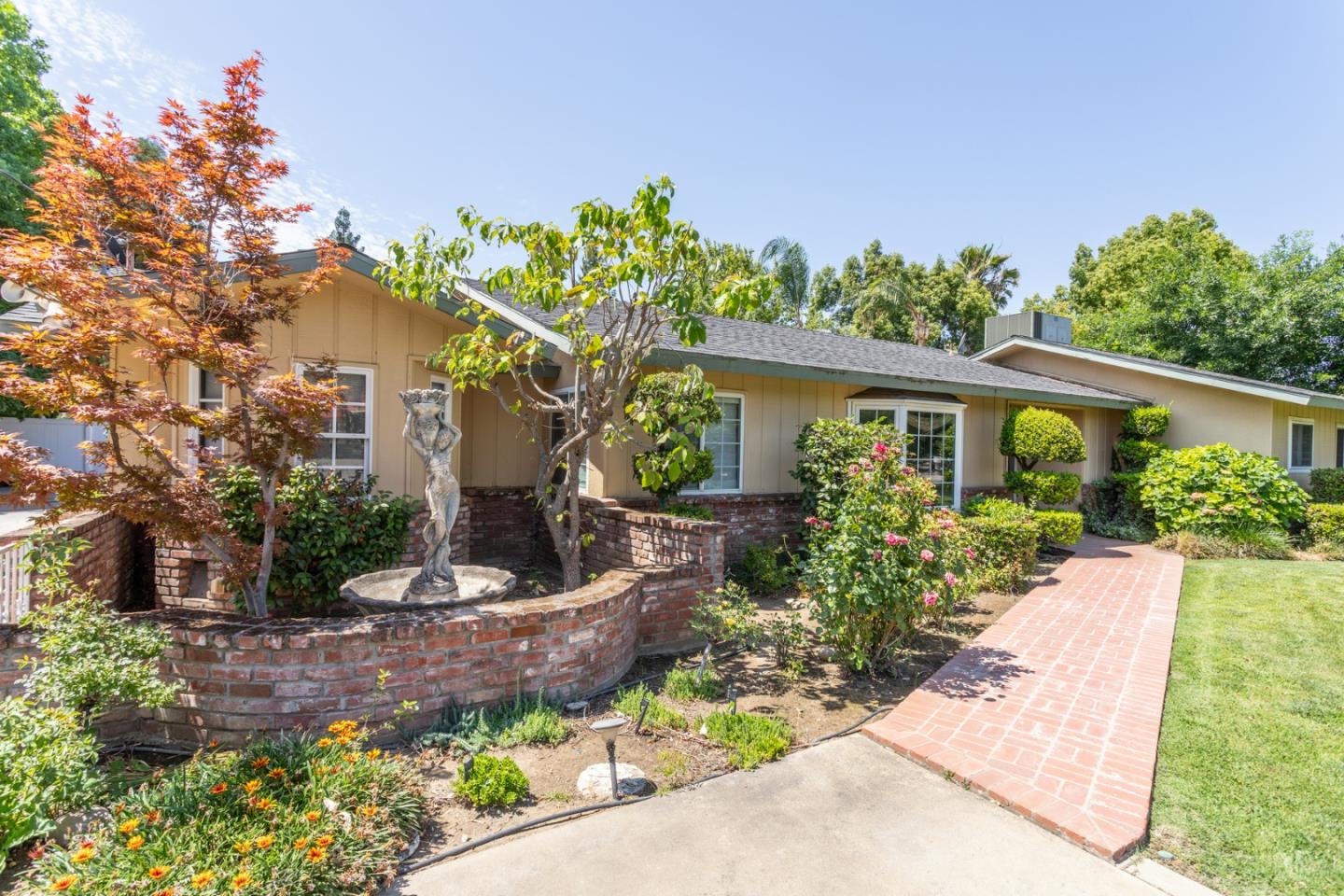 Clovis, California, 93611, United States, 4 Bedrooms Bedrooms, ,2 BathroomsBathrooms,Residential,For Sale,1907507