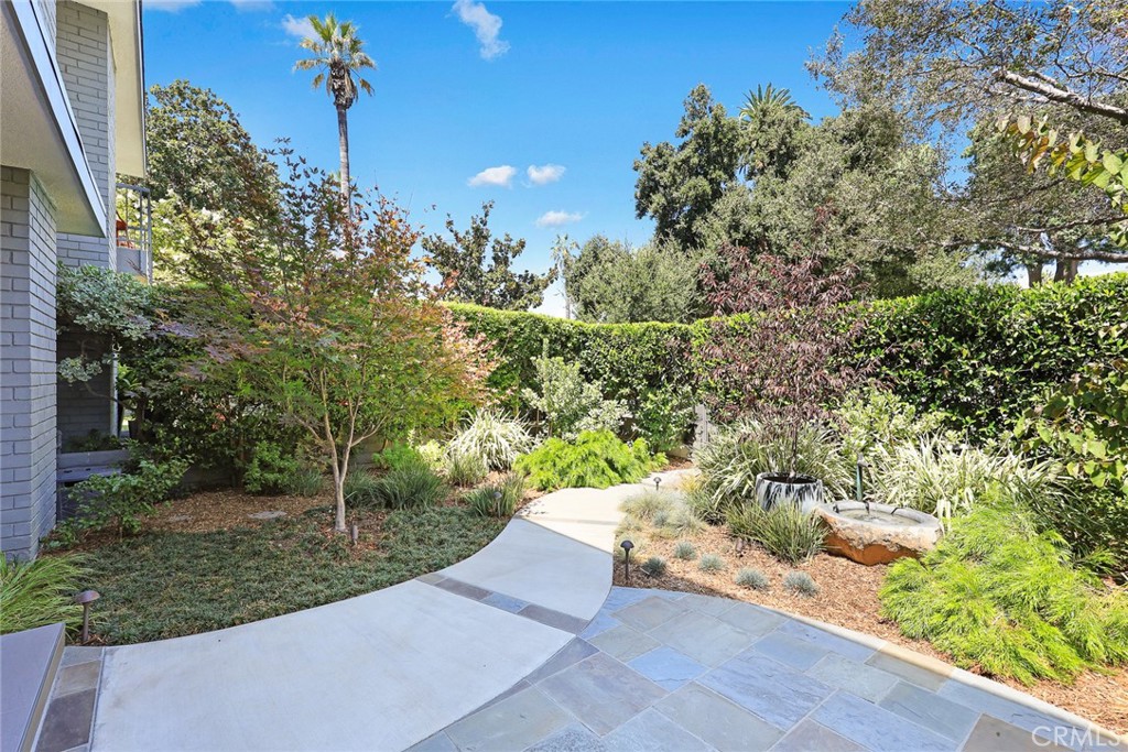 Pasadena, California, 91105, United States, 2 Bedrooms Bedrooms, ,1 BathroomBathrooms,Residential,For Sale,1941696