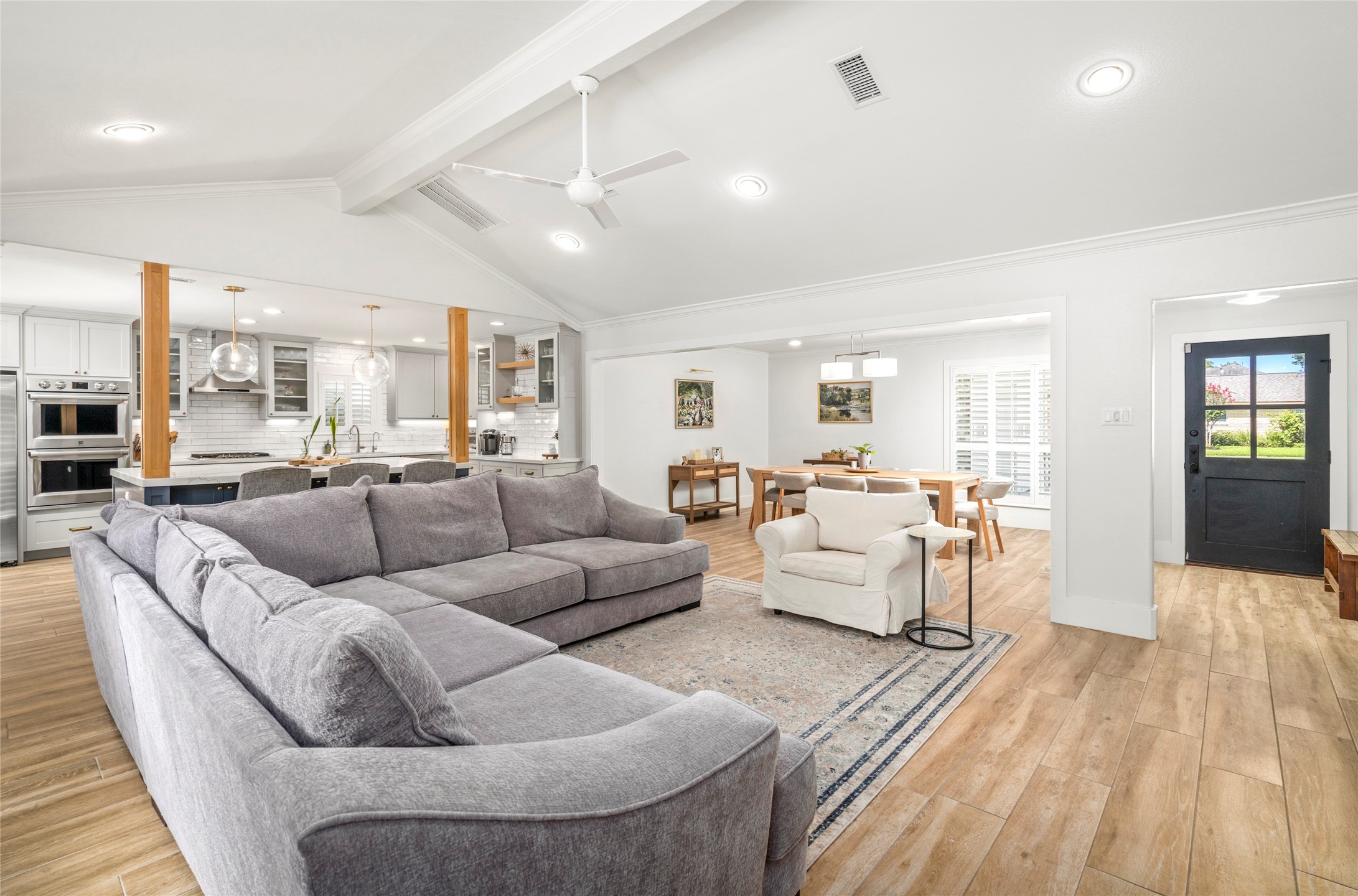  9018 Mullins Drive - 物件實景
