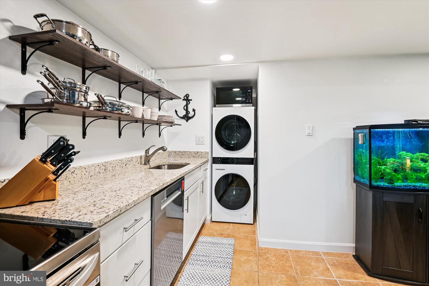 Crofton, Maryland, 21114, United States, 5 Bedrooms Bedrooms, ,4 BathroomsBathrooms,Residential,For Sale,1971690