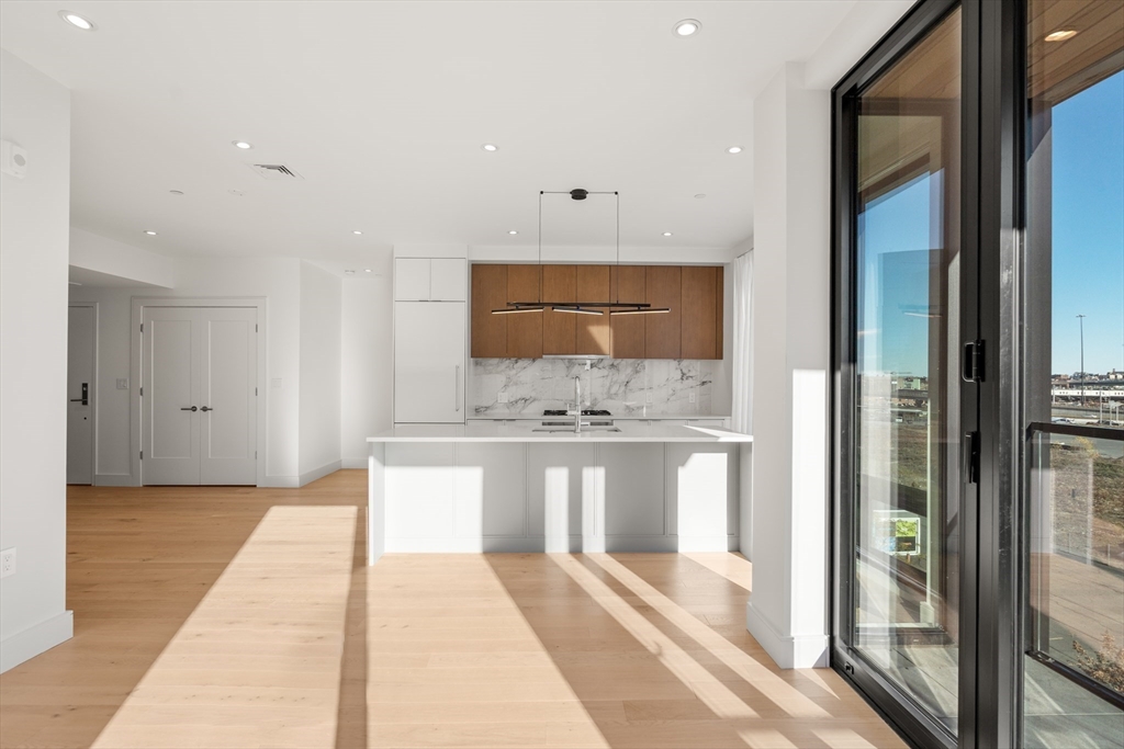 Boston, Massachusetts, 02118, United States, 2 Bedrooms Bedrooms, ,2 BathroomsBathrooms,Residential,For Sale,1988365