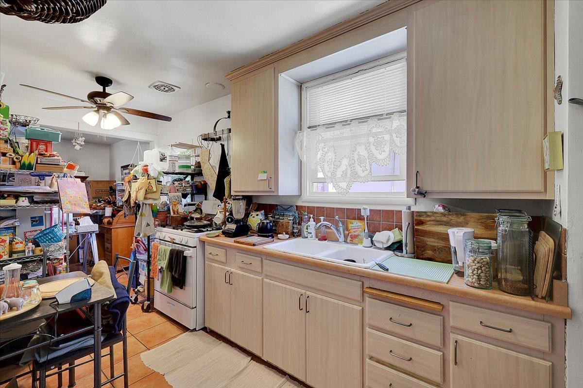 Sacramento, California, 95822, United States, 3 Bedrooms Bedrooms, ,2 BathroomsBathrooms,Residential,For Sale,1912719