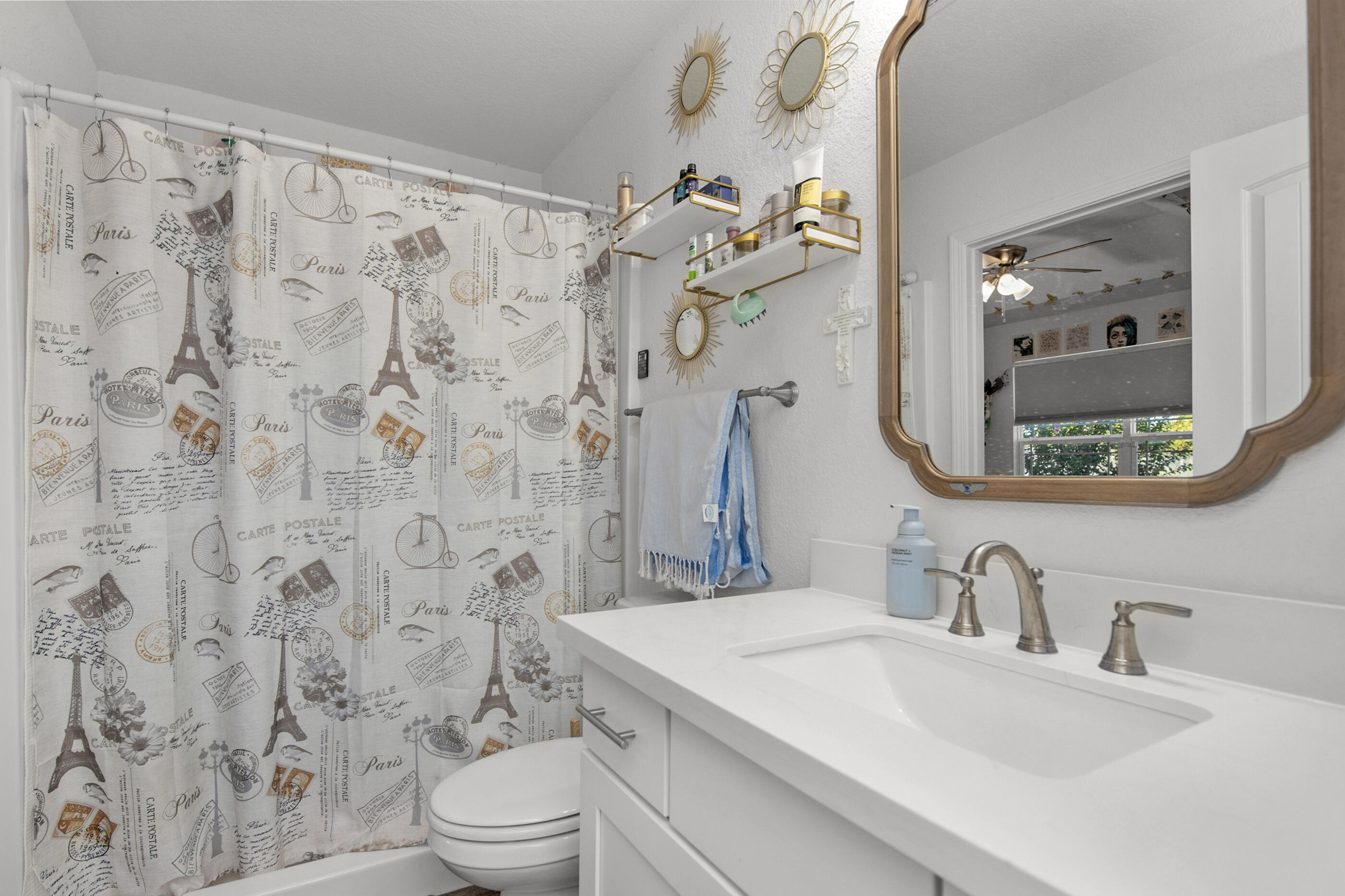 Gulf Breeze, Florida, 32563, United States, 5 Bedrooms Bedrooms, ,3 BathroomsBathrooms,Residential,For Sale,1950395