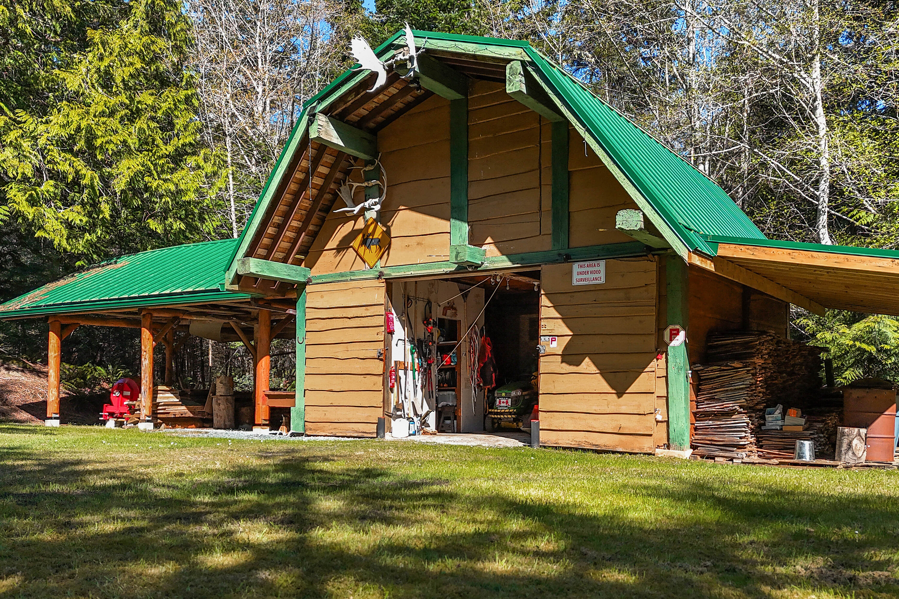 West Coast Cedar Log Home - 物件實景