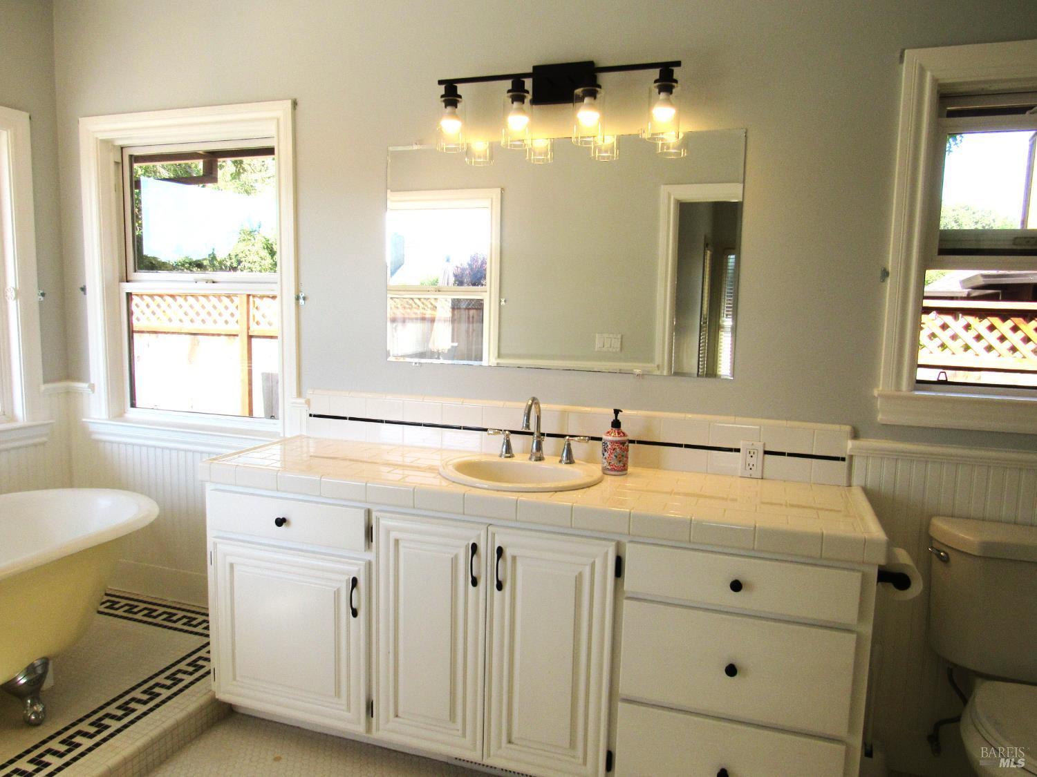 Sonoma, California, 95476, United States, 4 Bedrooms Bedrooms, ,2 BathroomsBathrooms,Residential,For Sale,1975359